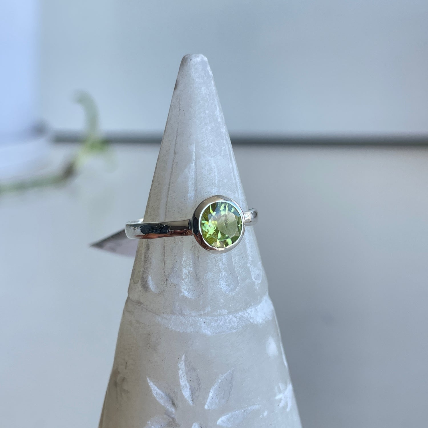 Peridot Round Ring R4861