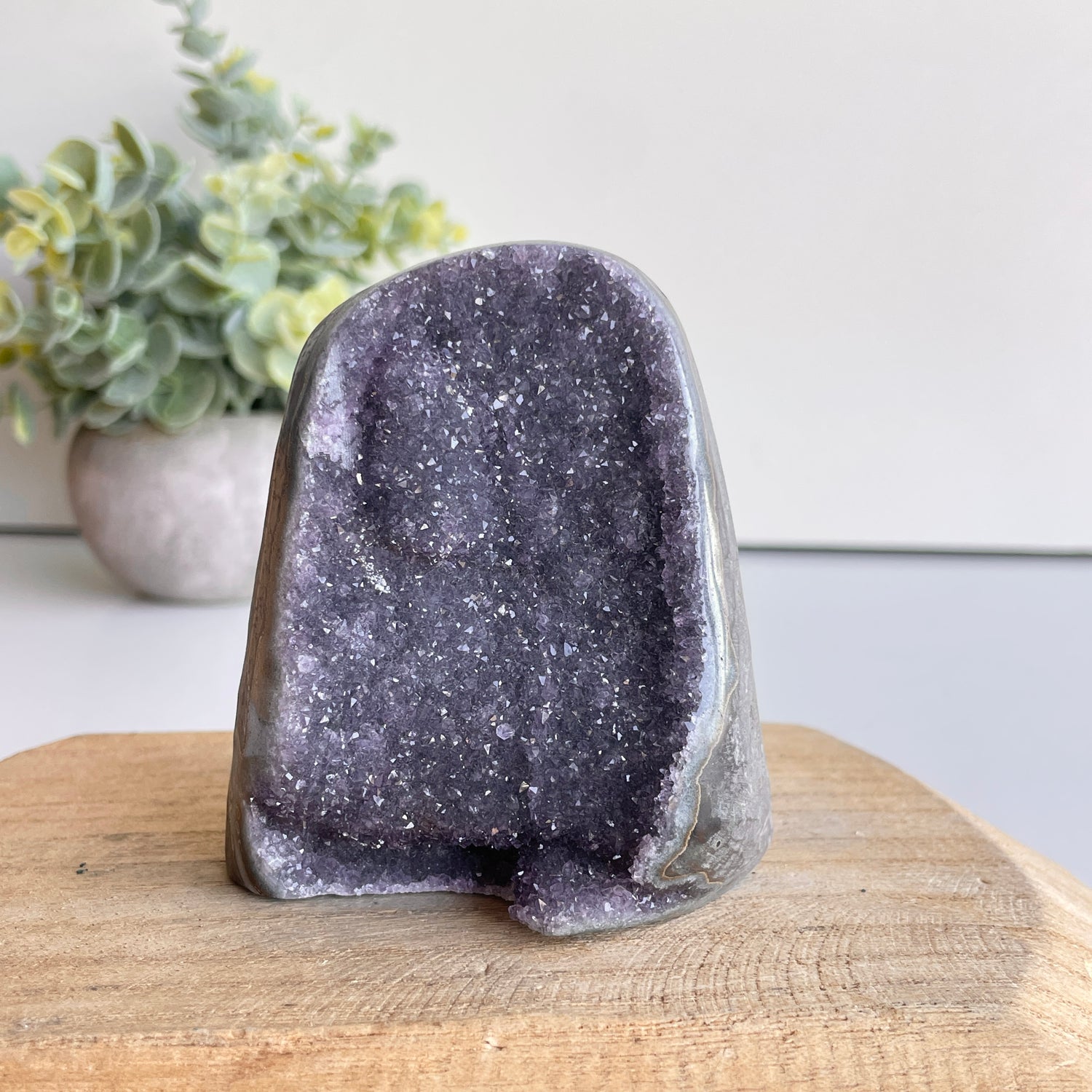 Amethyst Cutbase 376g