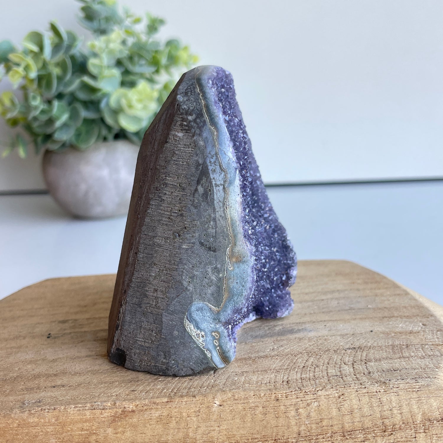 Amethyst Cutbase 376g