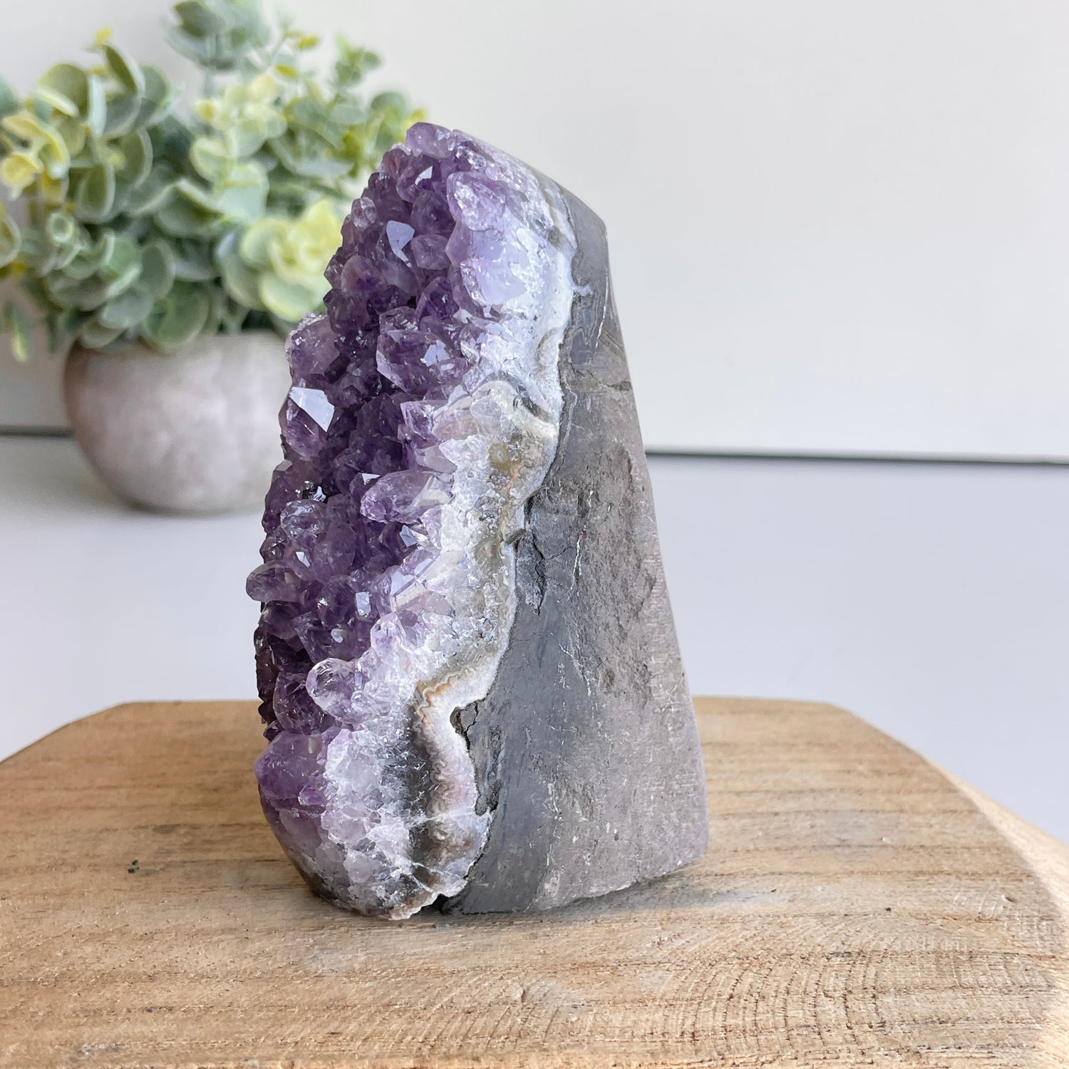 Amethyst Cutbase 356g