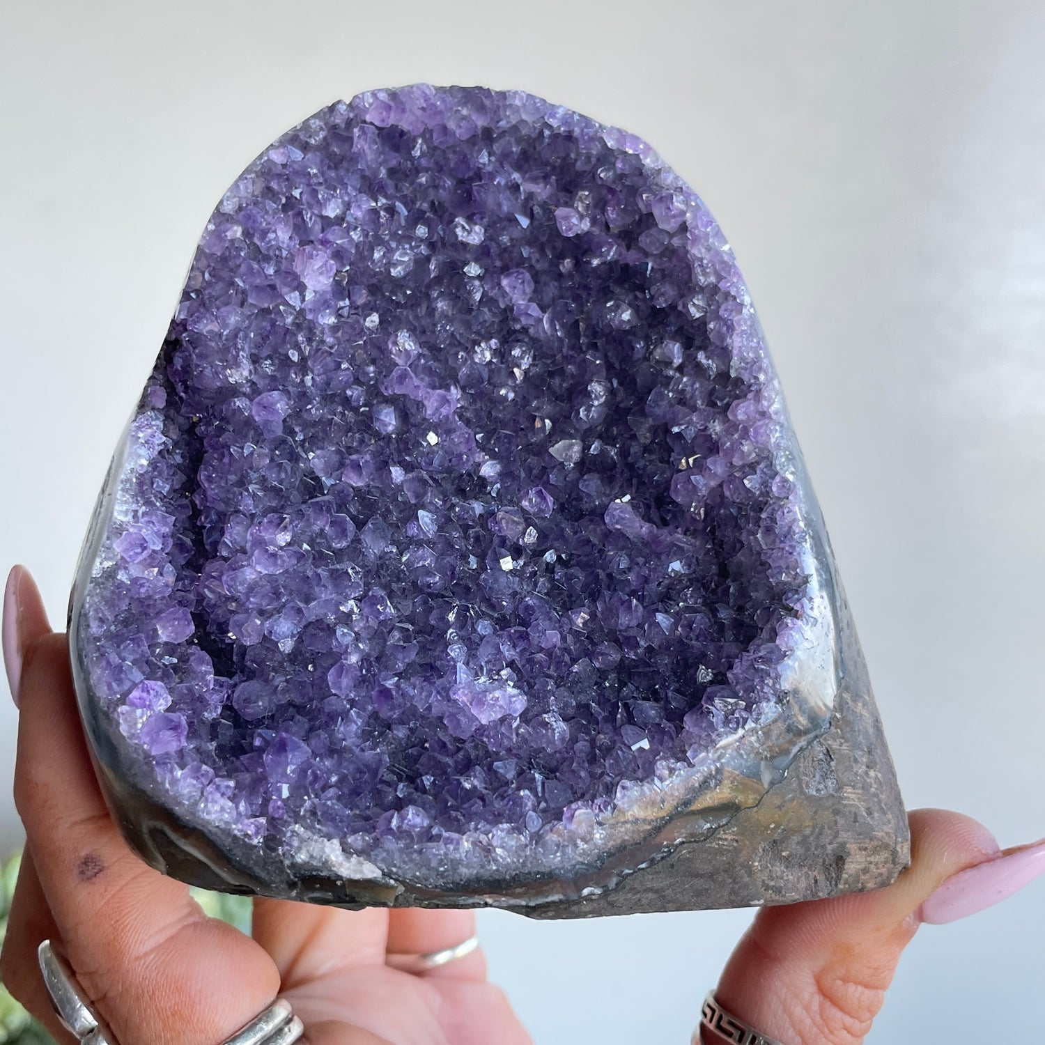 Amethyst Cutbase 672g