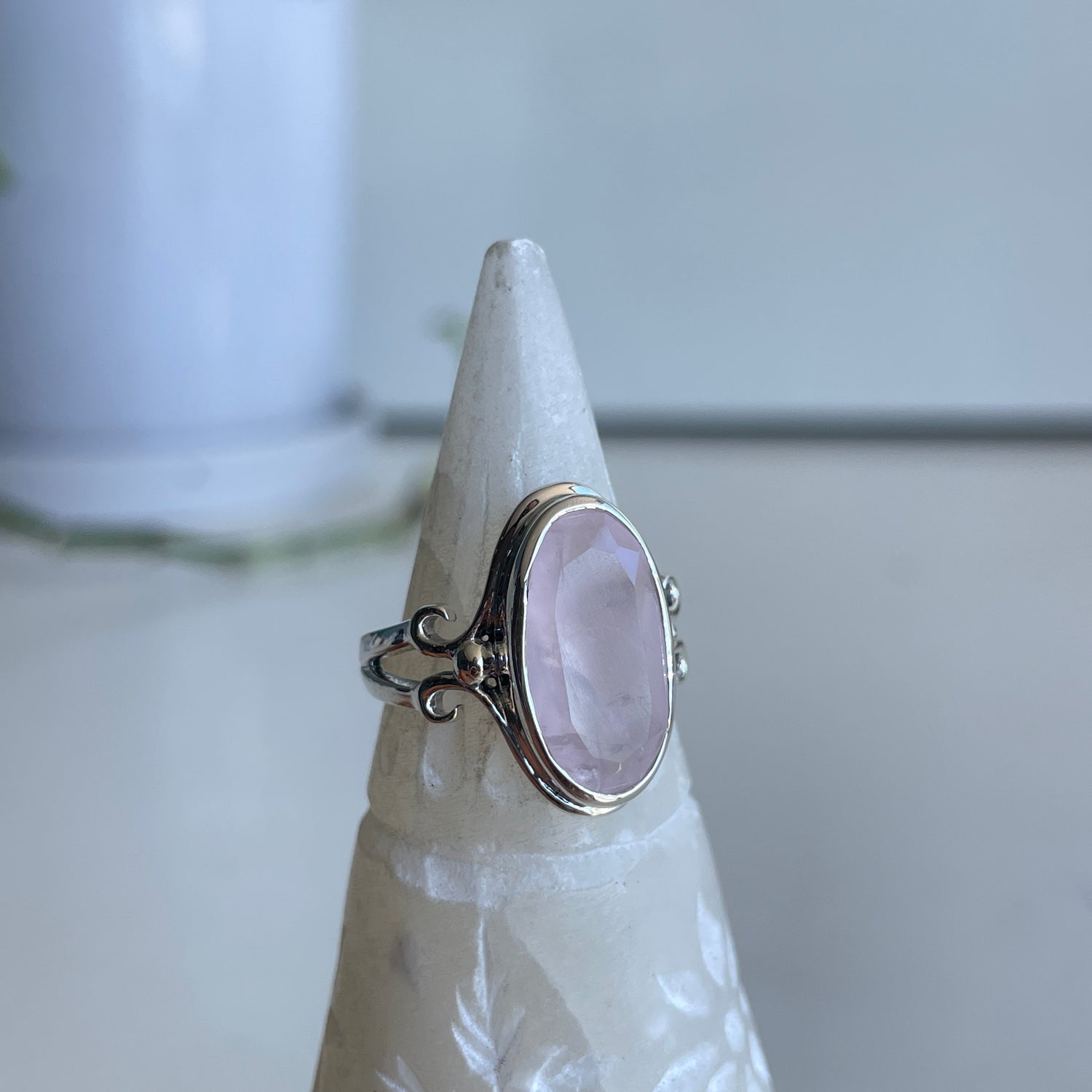 Rose Quartz Oval Ring