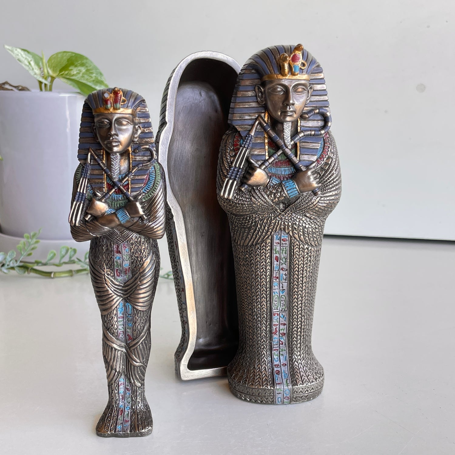 Sarcophagus Tomb R-275