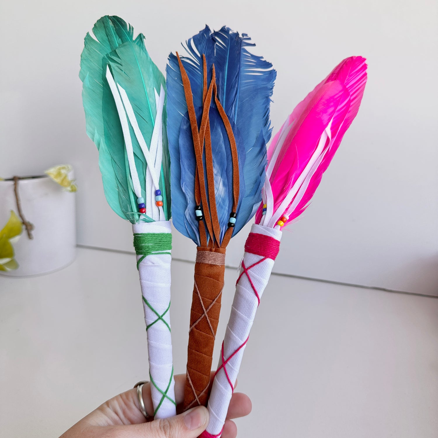 Small Cleansing Feather I3 I4