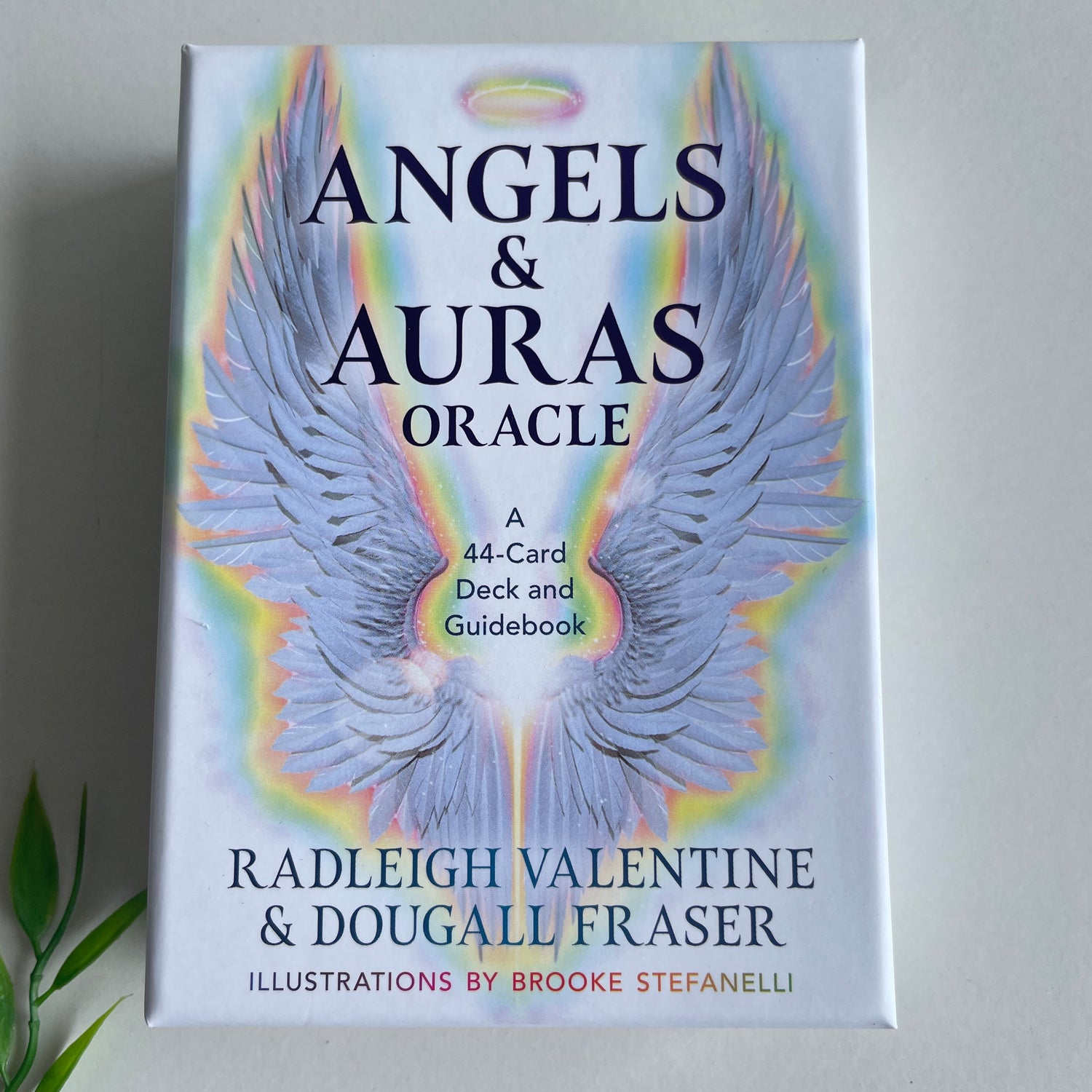 Angels And Auras Oracle Radleigh Valentine Dougall Fraser