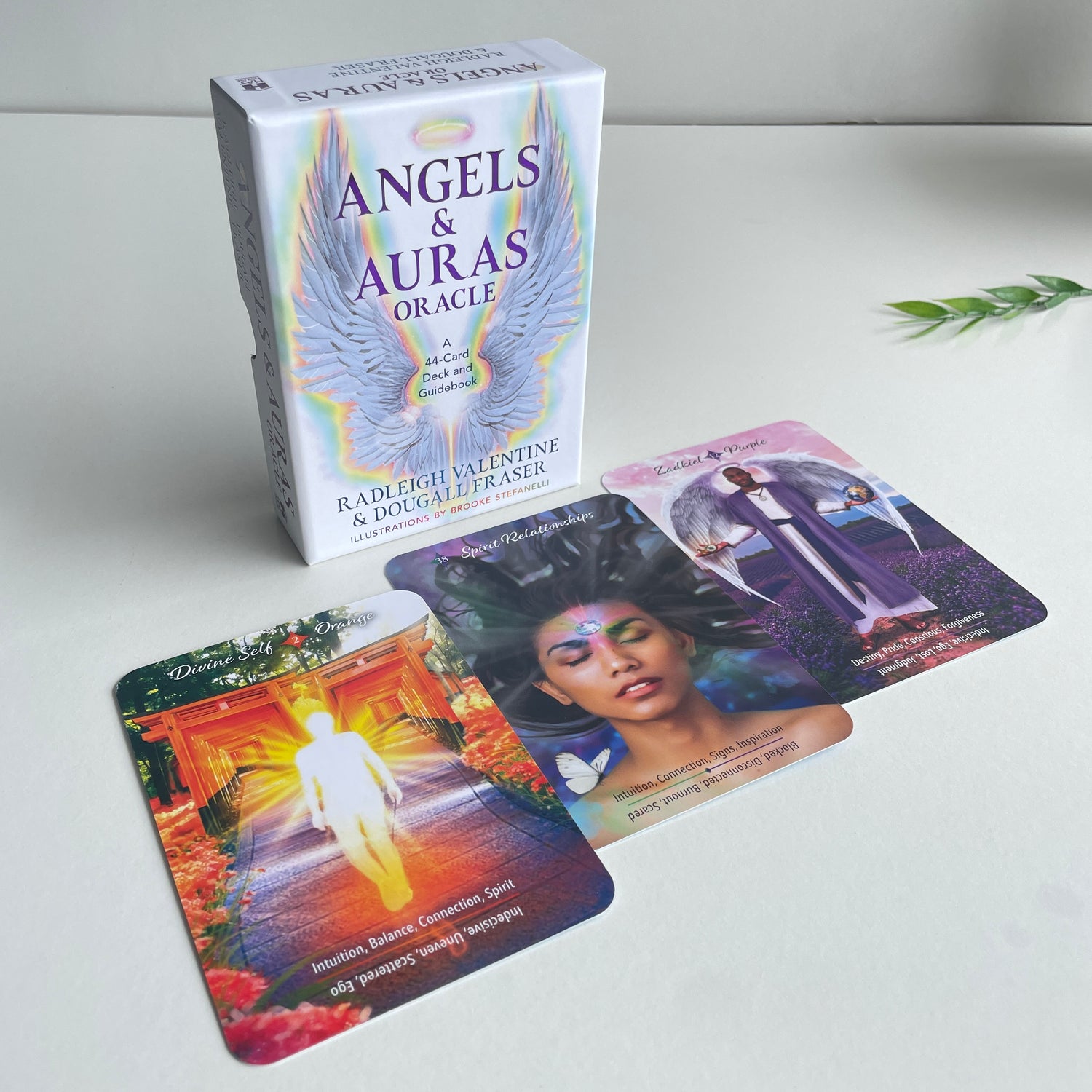 Angels And Auras Oracle Radleigh Valentine Dougall Fraser