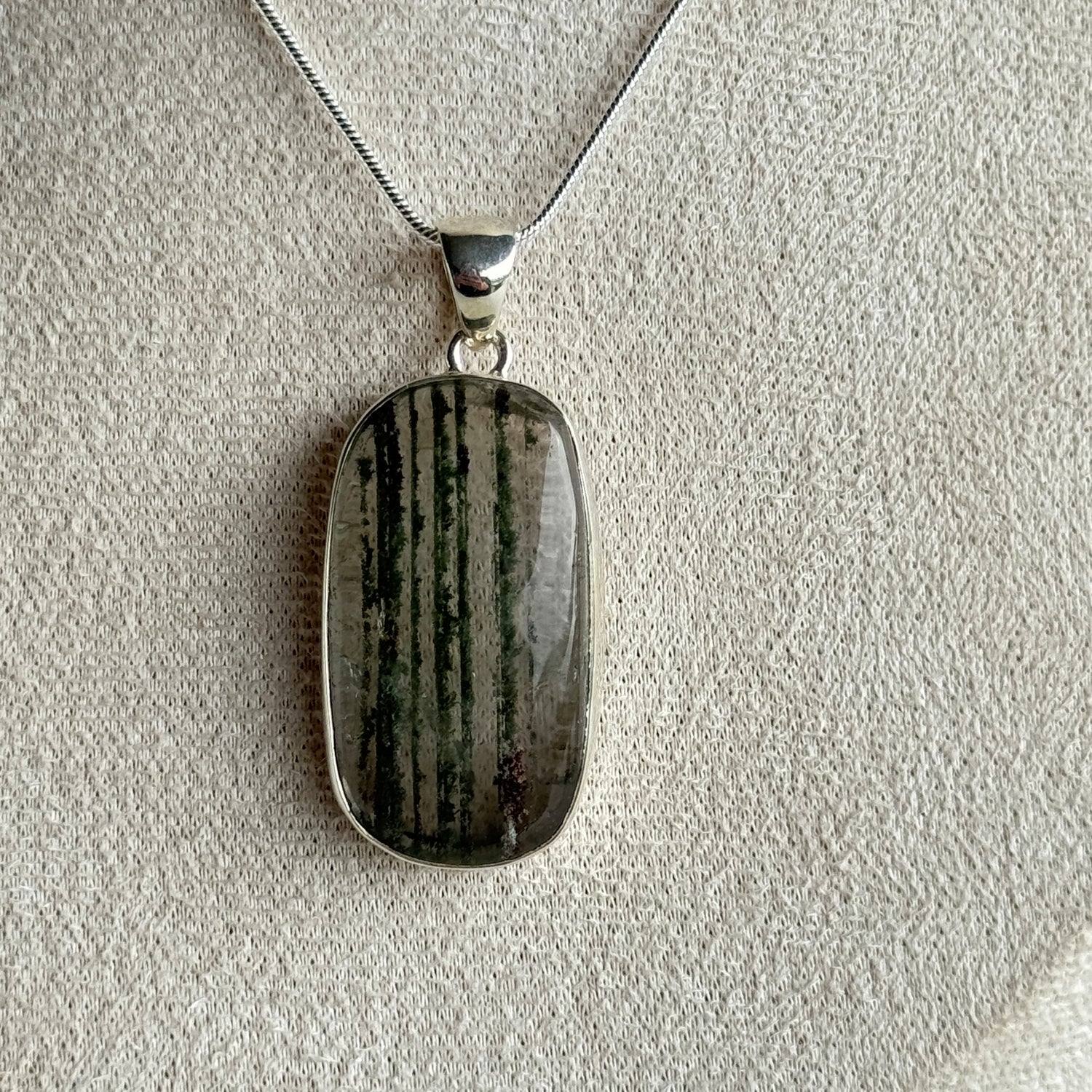 Lodolite Garden Quartz Oval Pendant 004