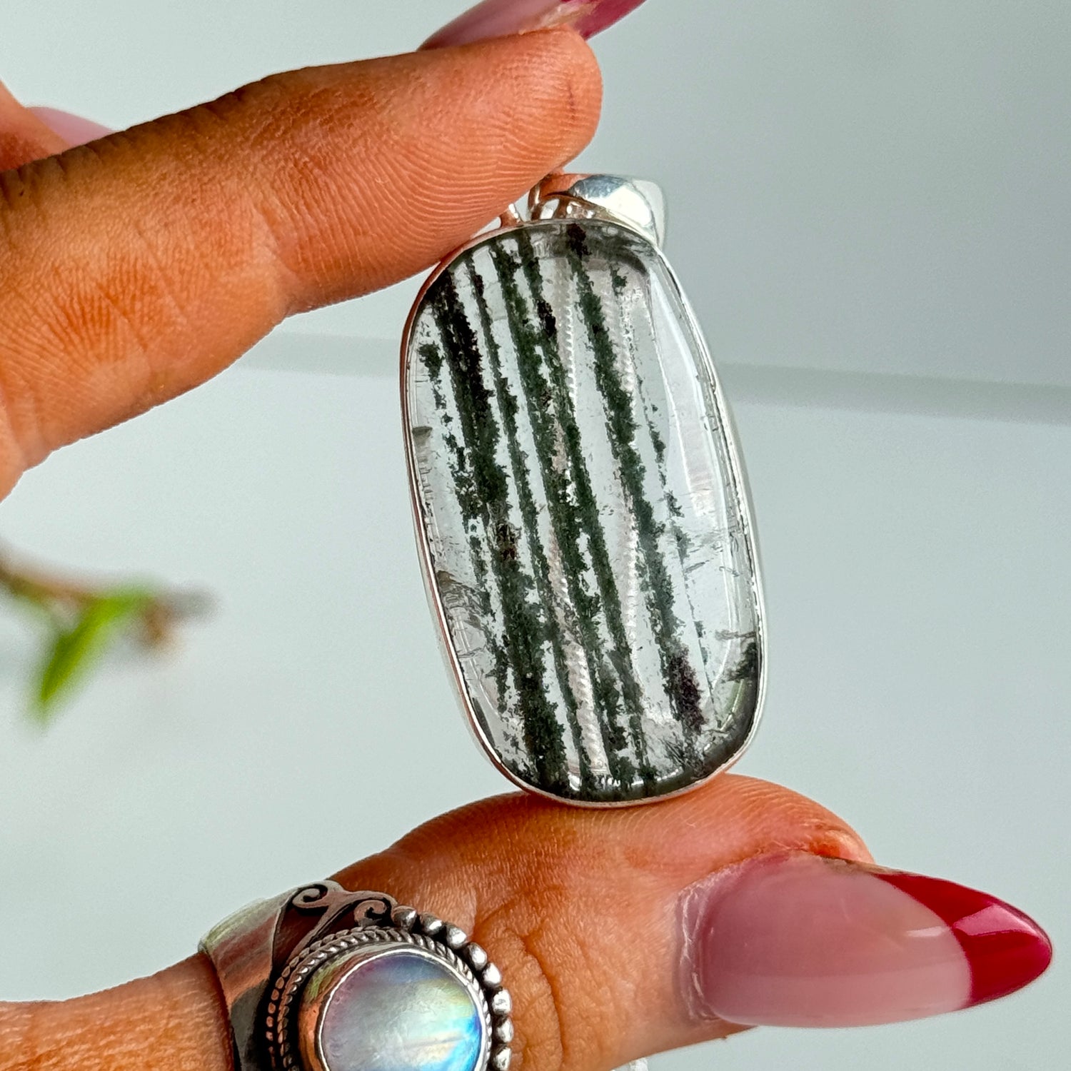 Lodolite Garden Quartz Oval Pendant 004