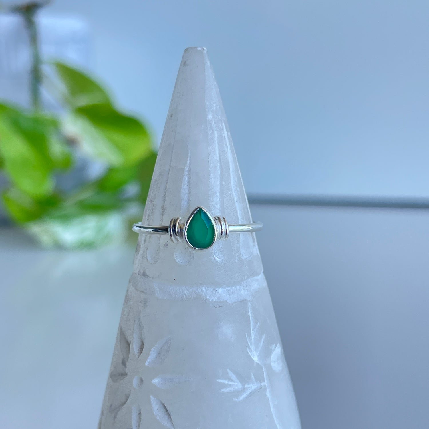 Green Onyx Teardrop Ring R4814