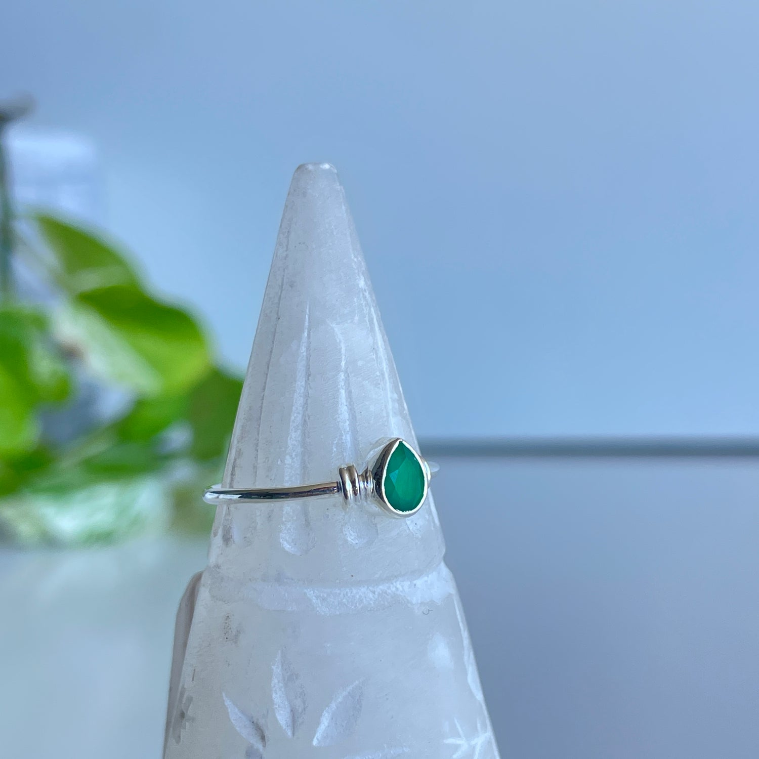 Green Onyx Teardrop Ring R4814