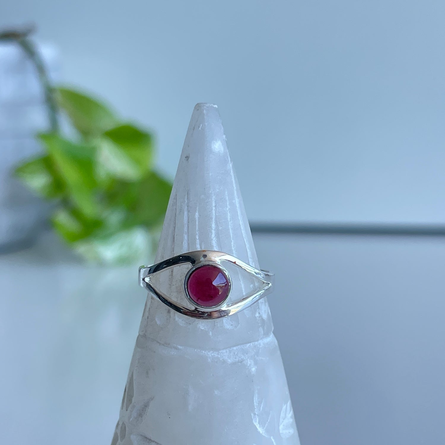 Garnet Round Ring R4035