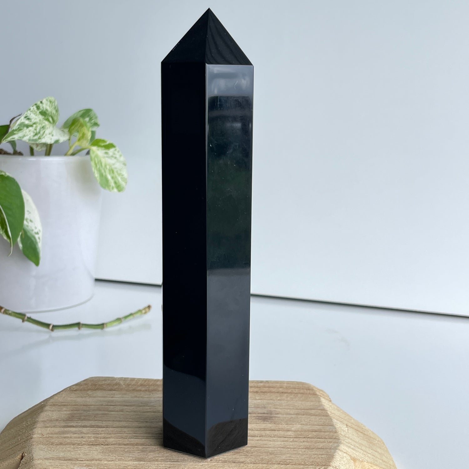 Black Obsidian Generator 20.6cm