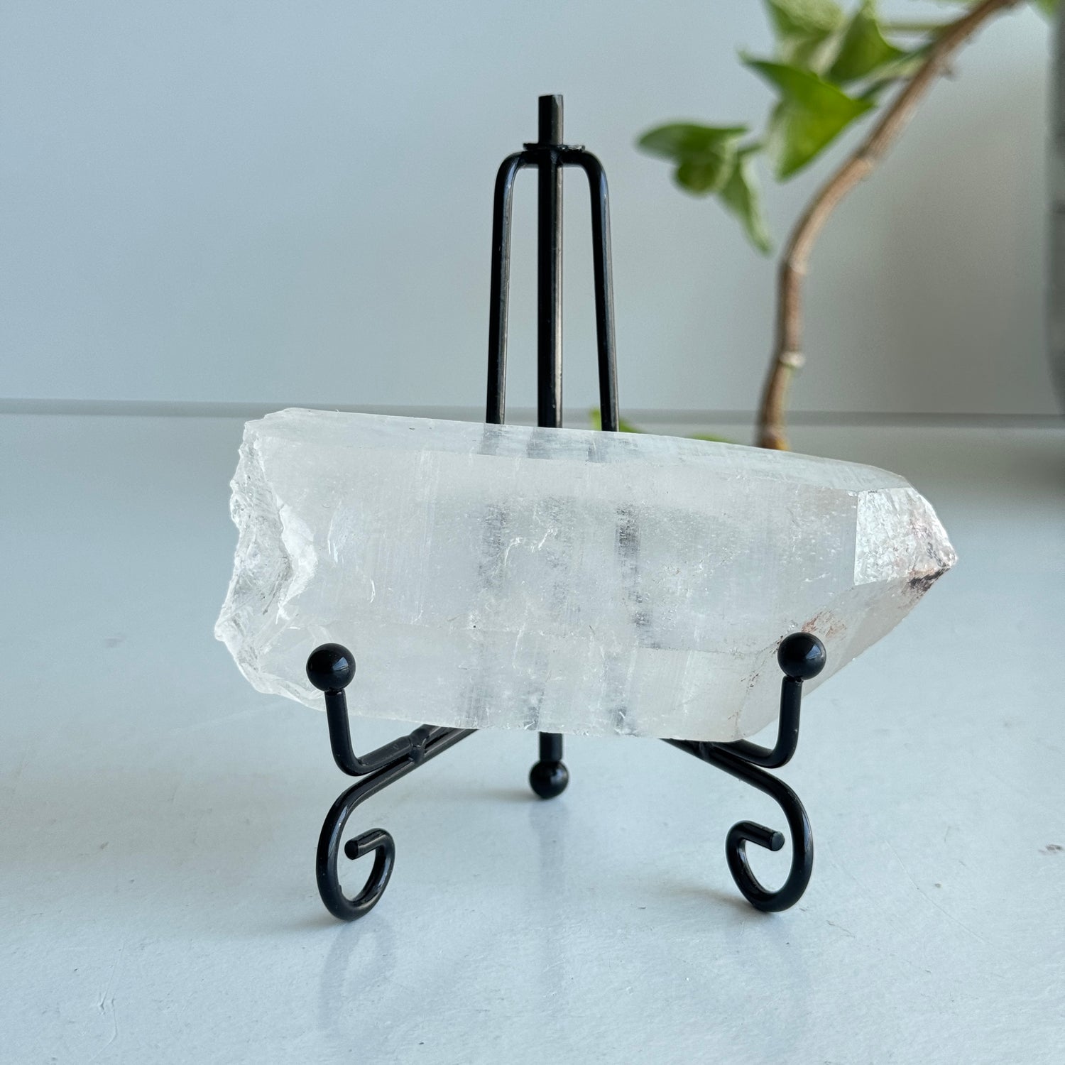 High Quality Clear Quartz Point 200g