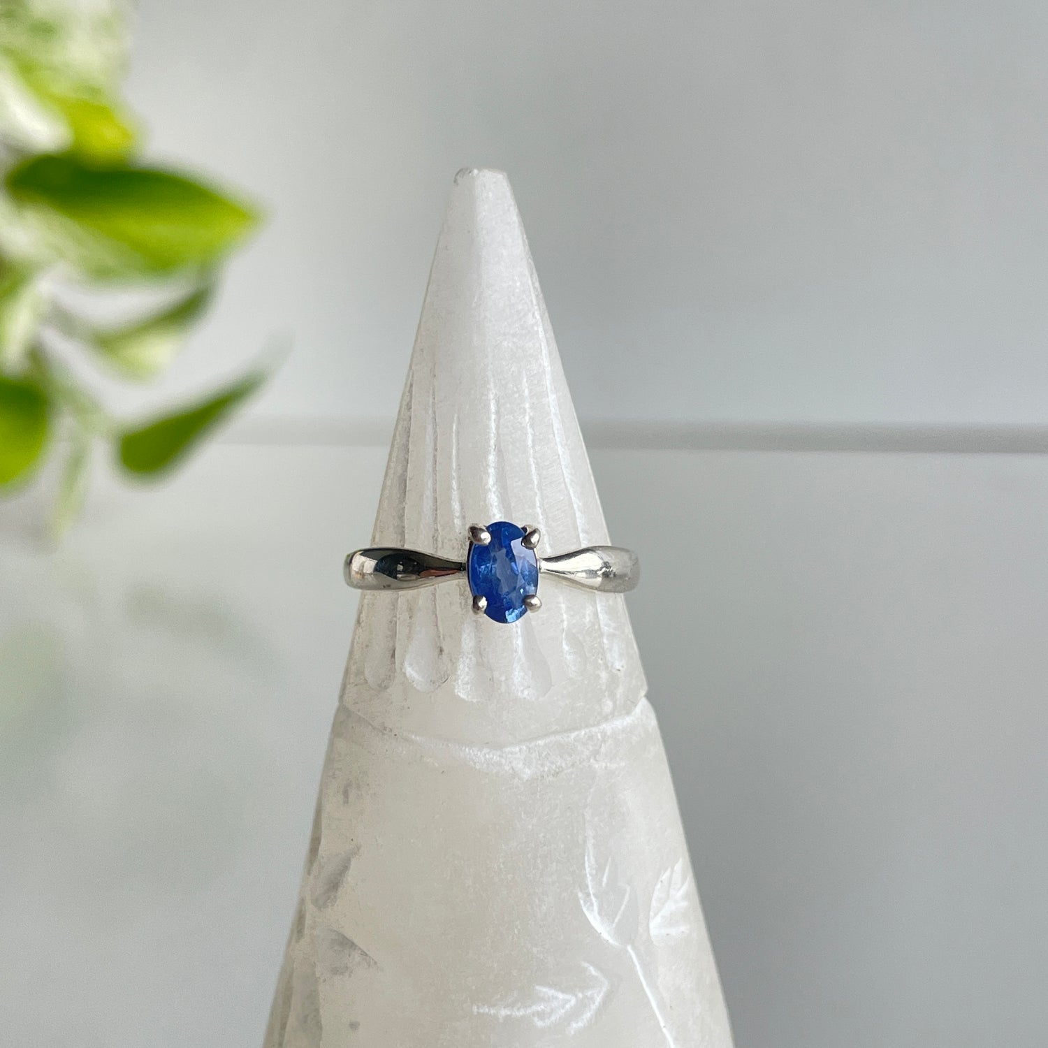 Blue Sapphire Oval Ring Sz7.5