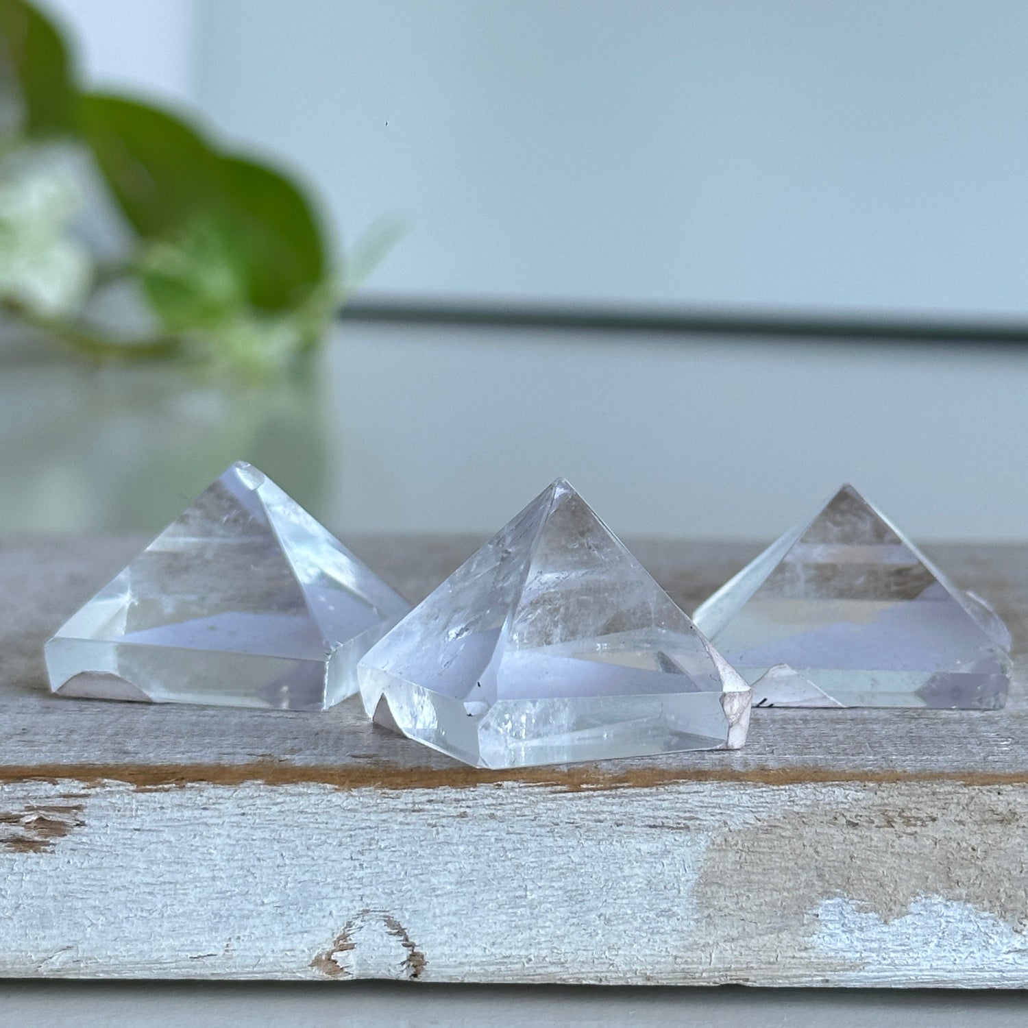 Clear Quartz Pyramid 23-28mm