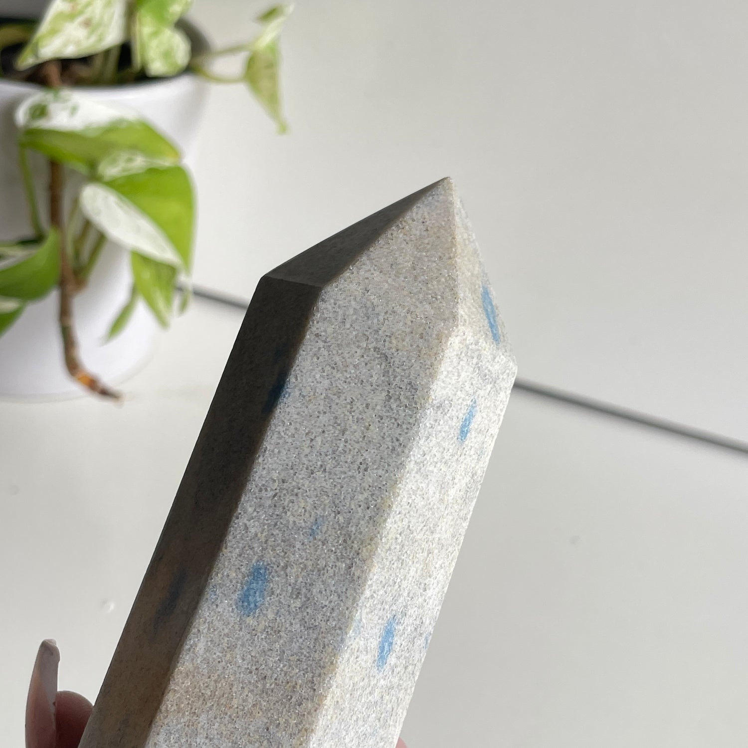 Apatite In Granite Generator 14.3cm