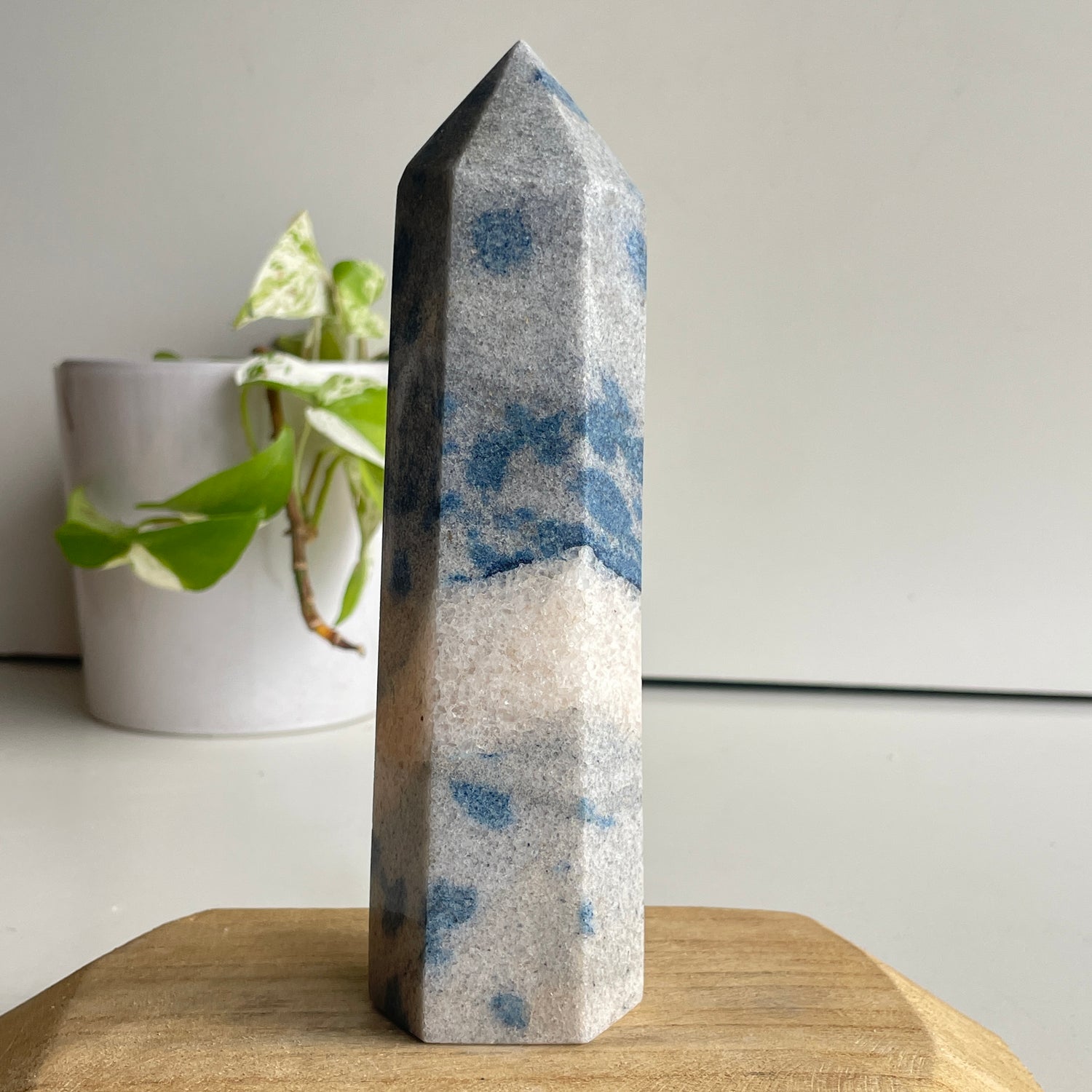 Apatite In Granite Generator 17.3cm