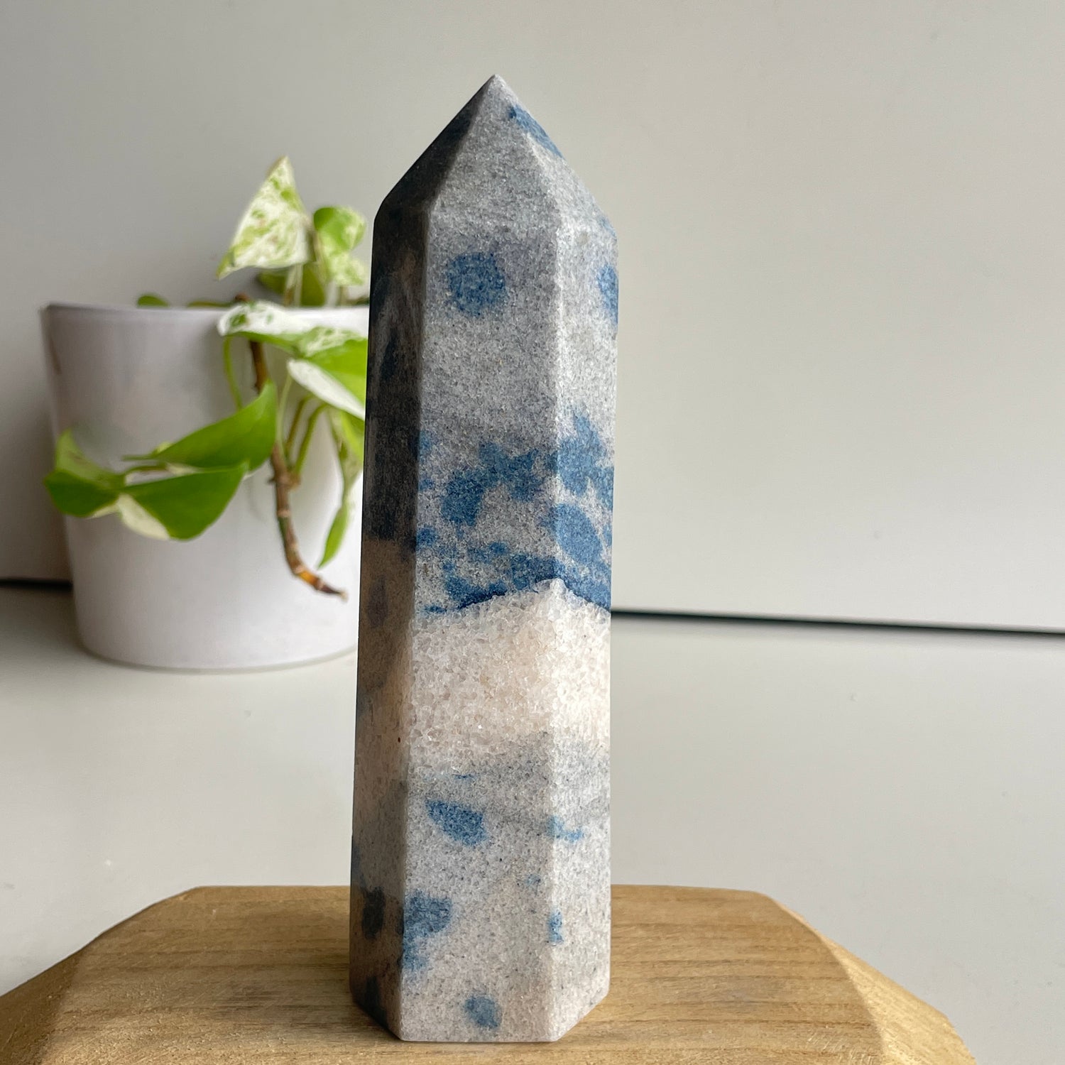 Apatite In Granite Generator 17.3cm
