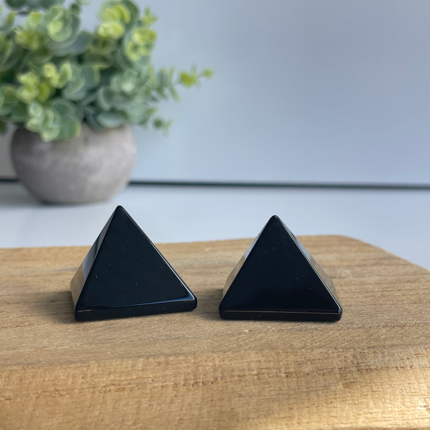 Black Obsidian Pyramid 3cm