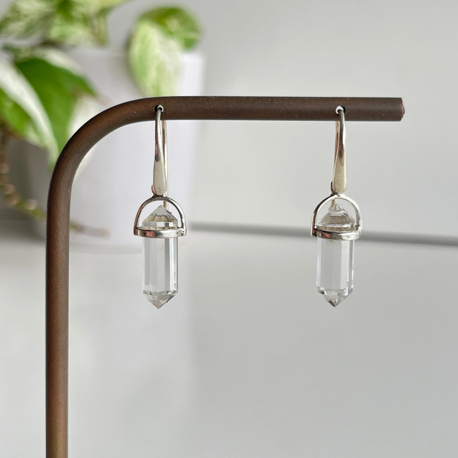 Clear Quartz Vogel Earrings