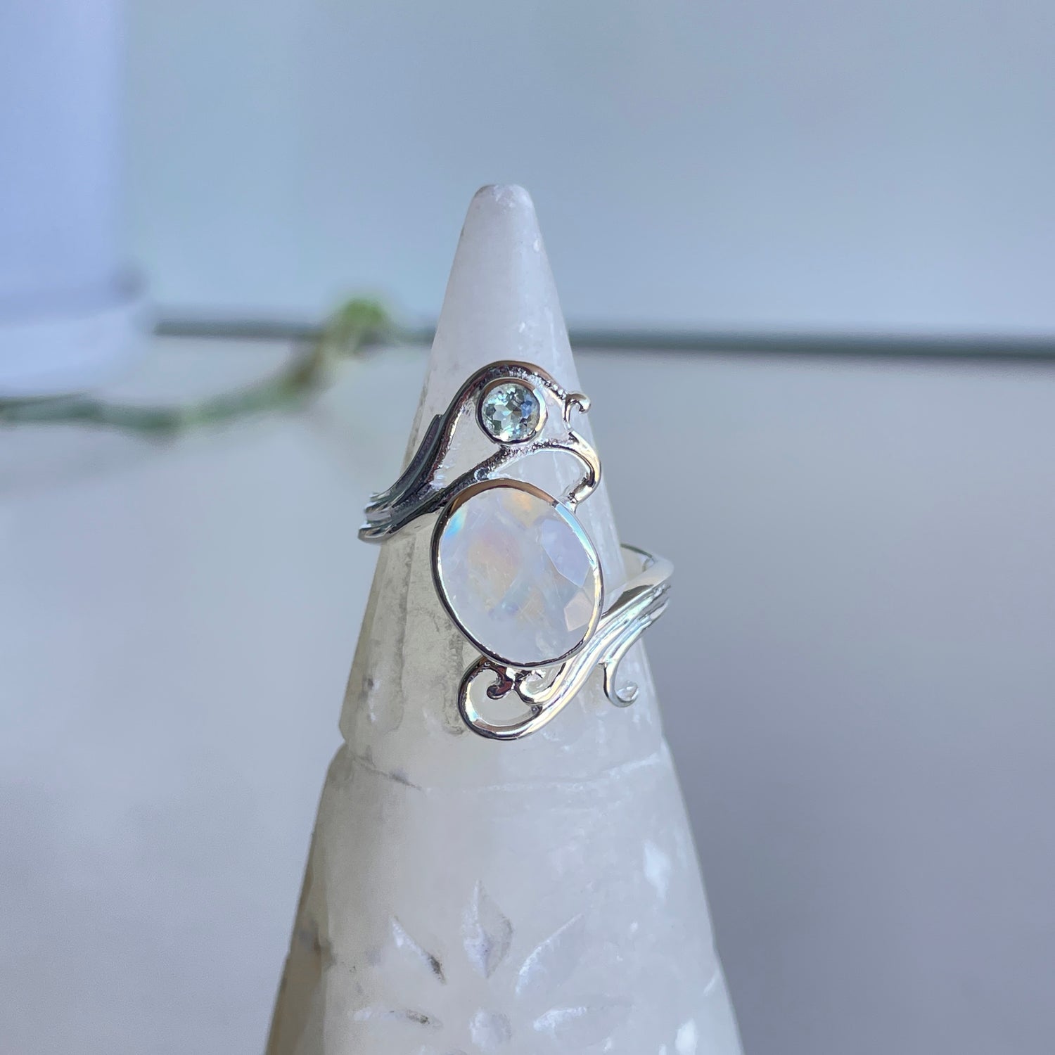 Moonstone Oval Ring R3908