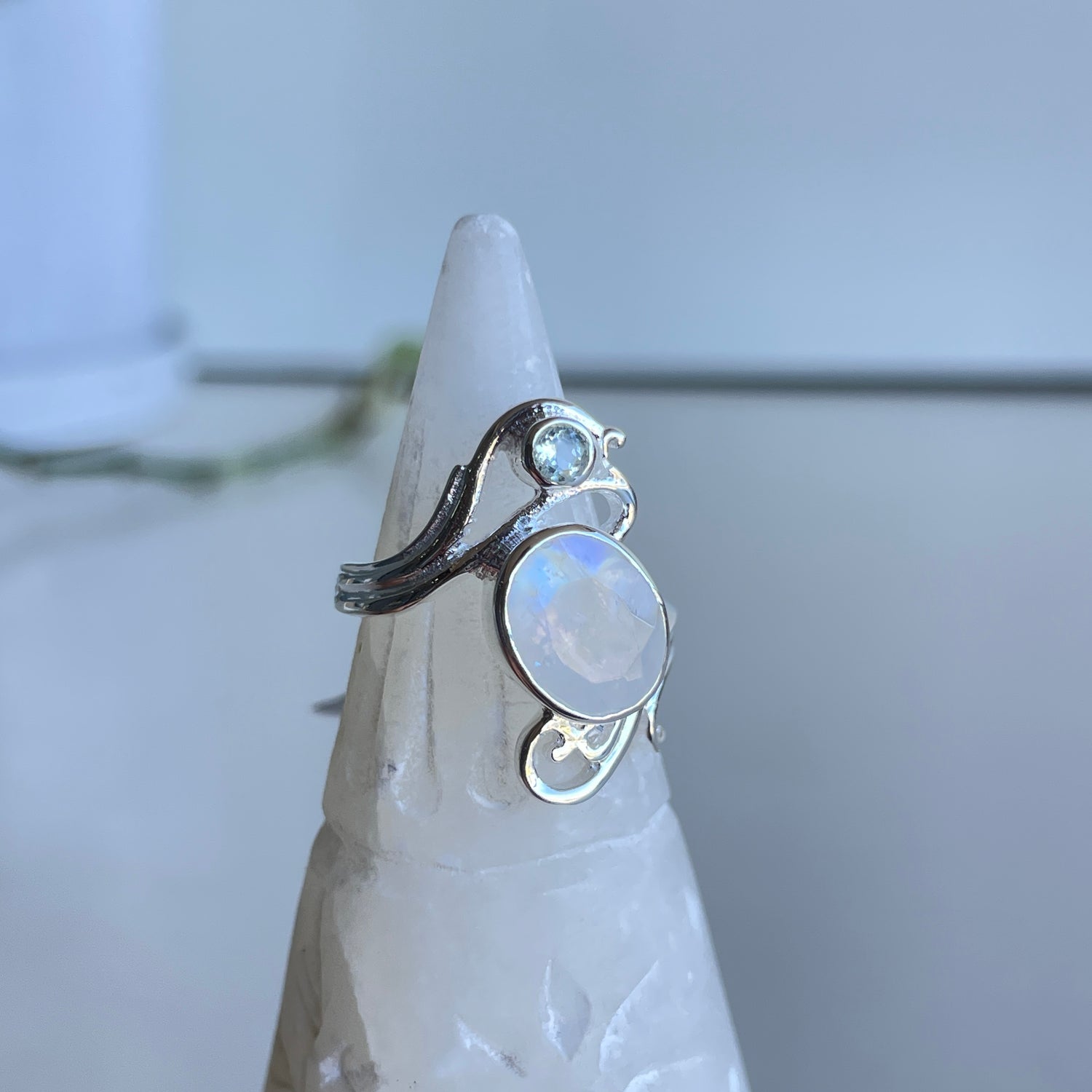Moonstone Oval Ring R3908