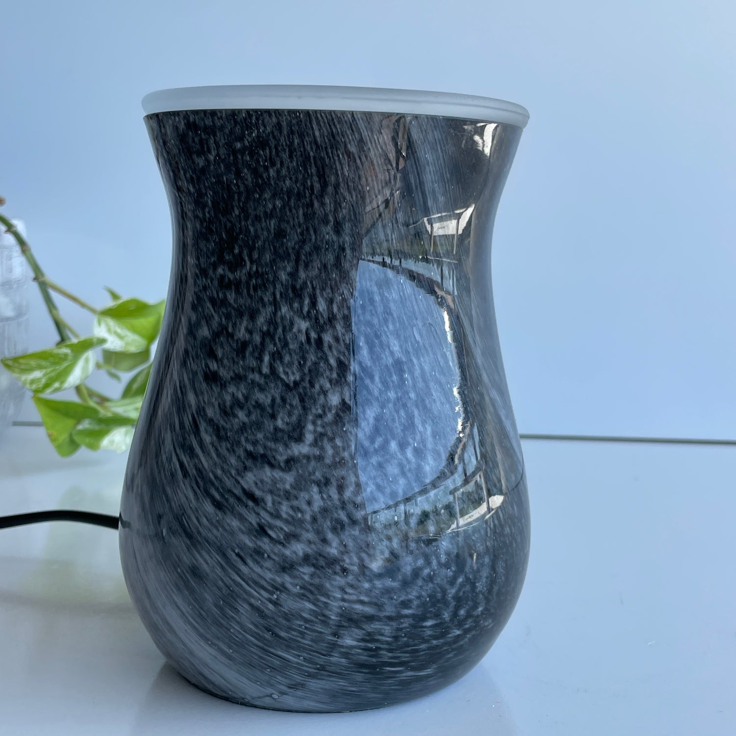 Obsidian Glass Illumination Warmer