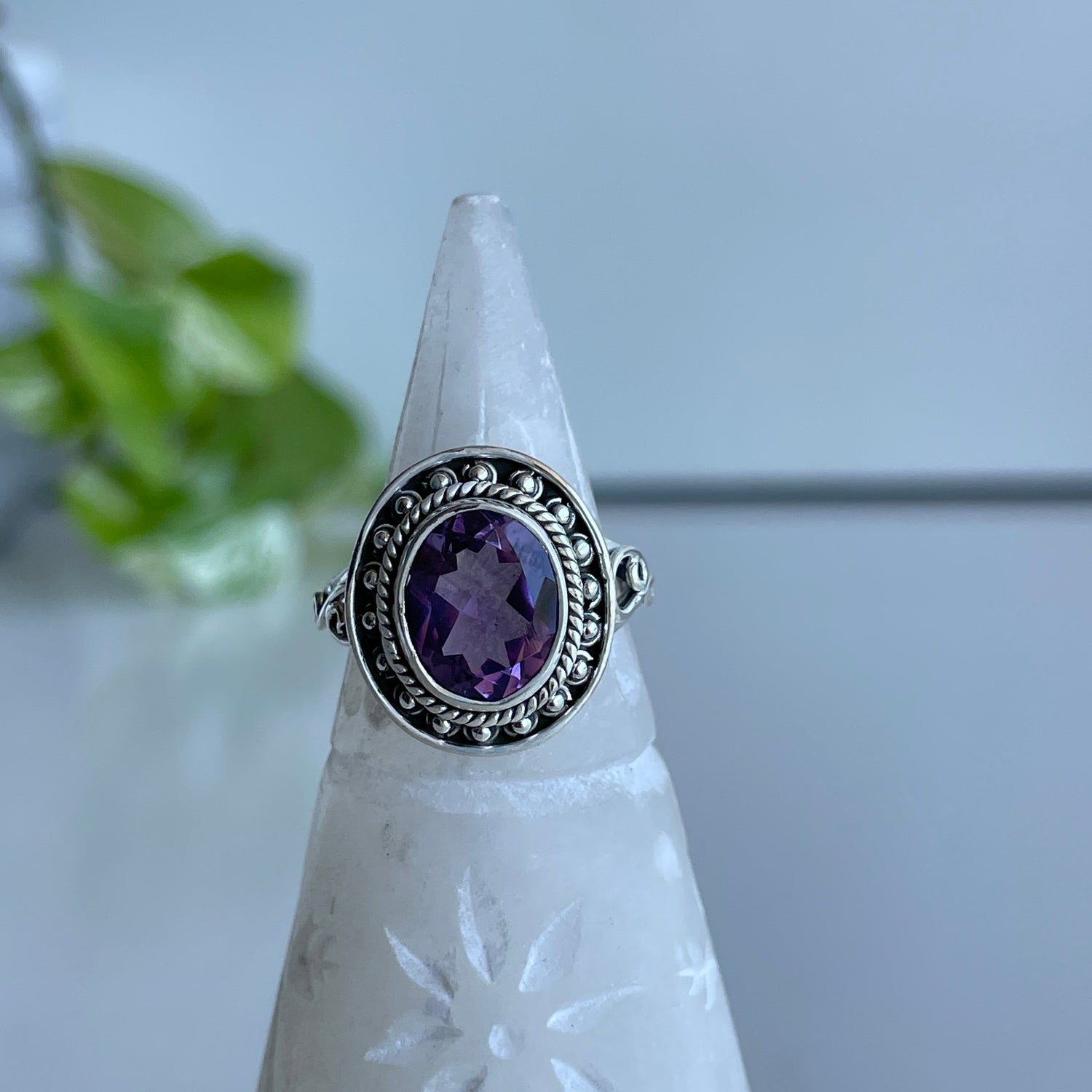 Amethyst Oval Detailed Ring