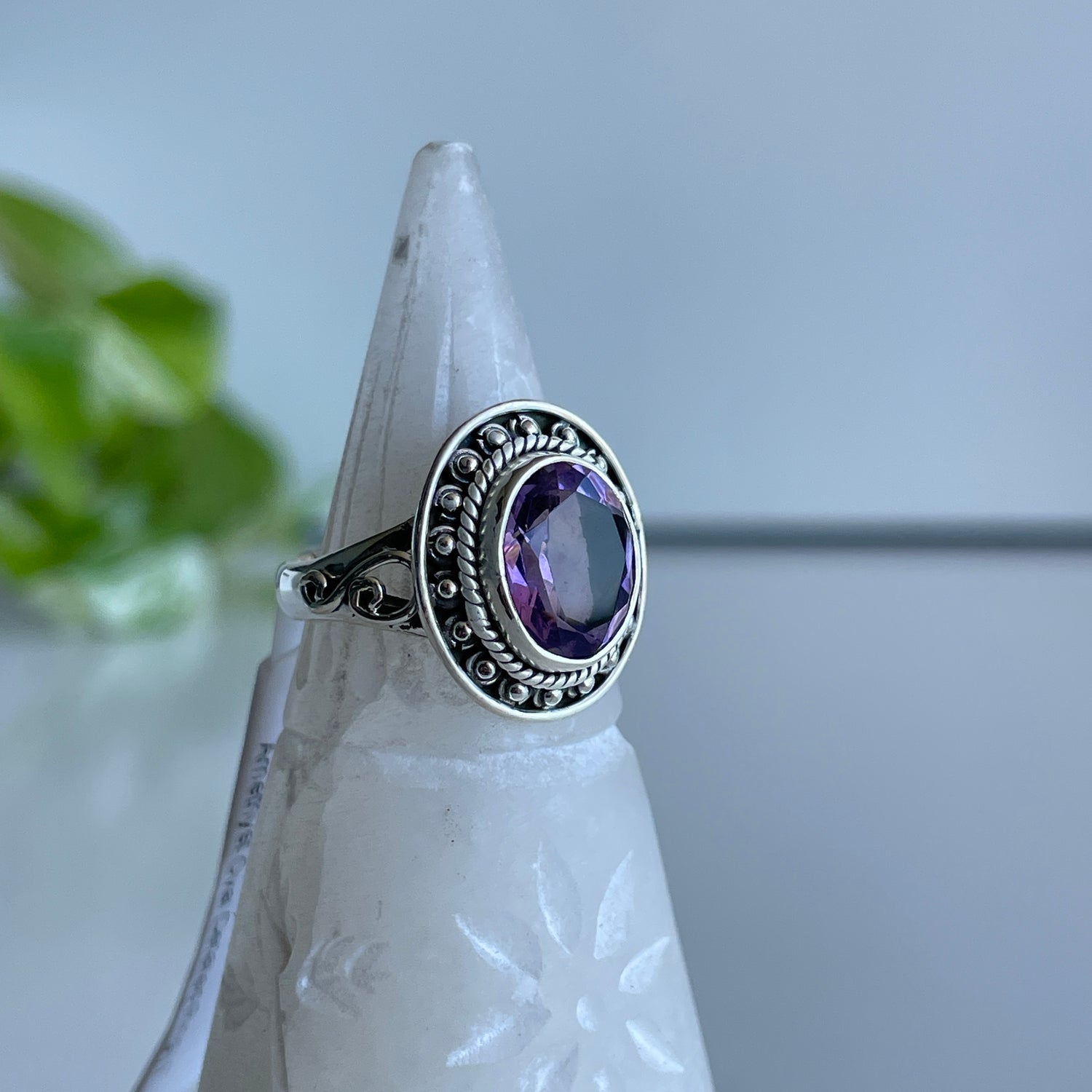 Amethyst Oval Detailed Ring