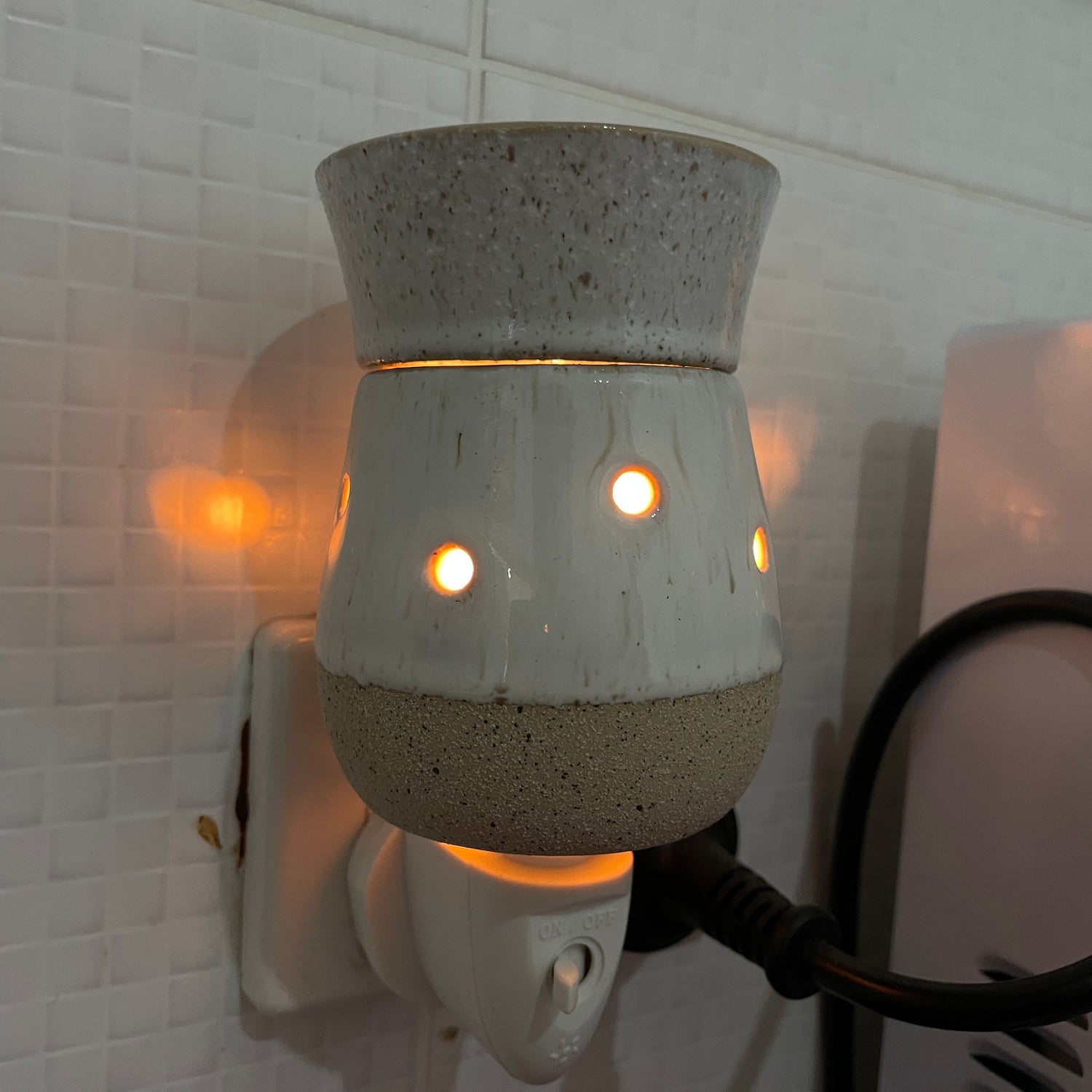 Rustic White Pluggable Wax Warmer