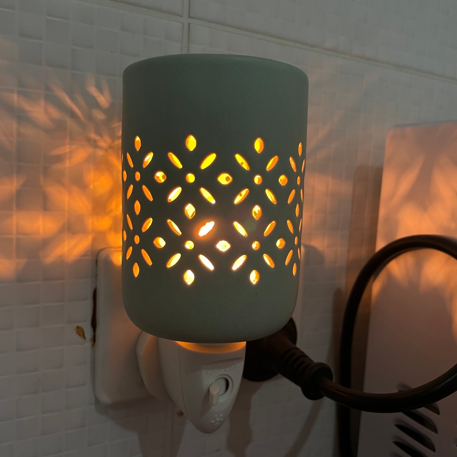 Soft Mint Pluggable Wax Warmer