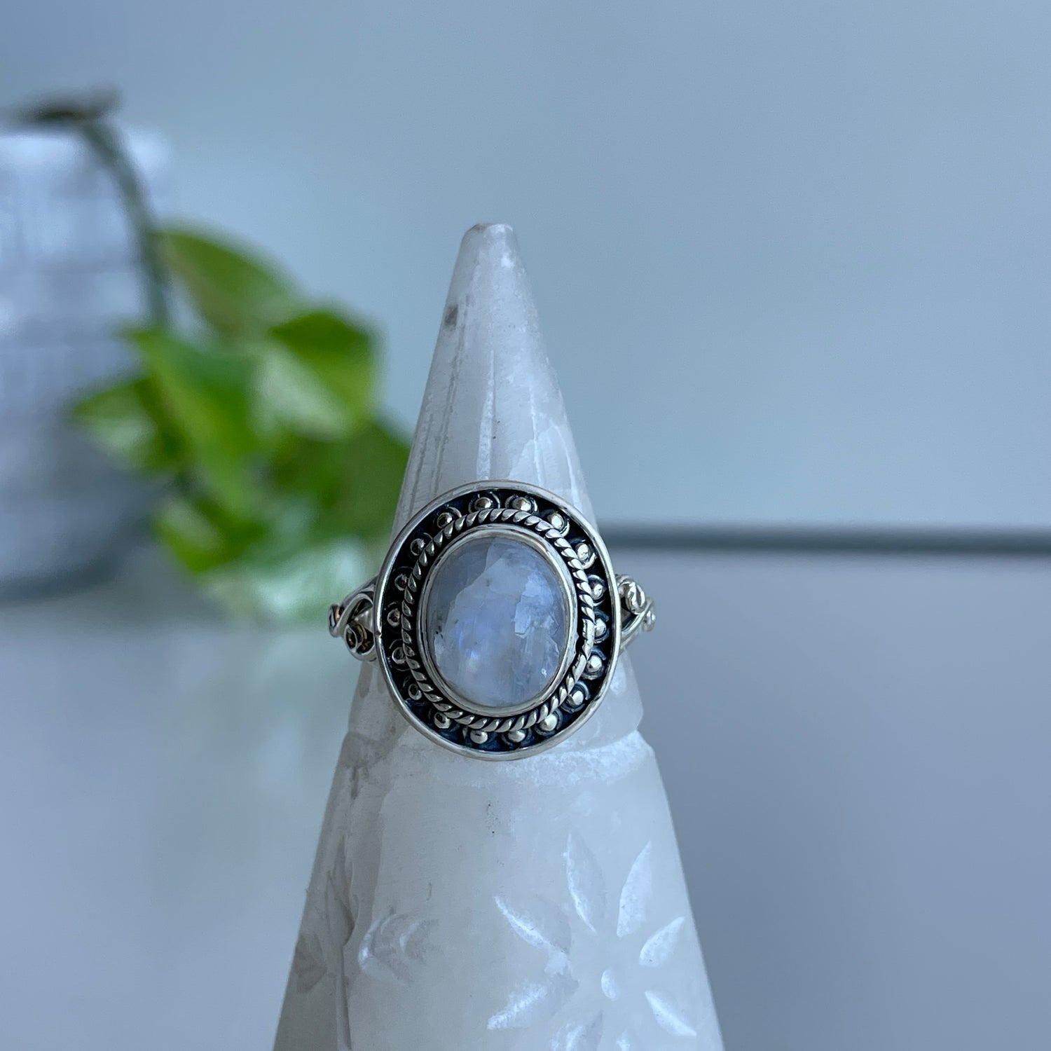 Moonstone Oval Detailed Ring Sz8