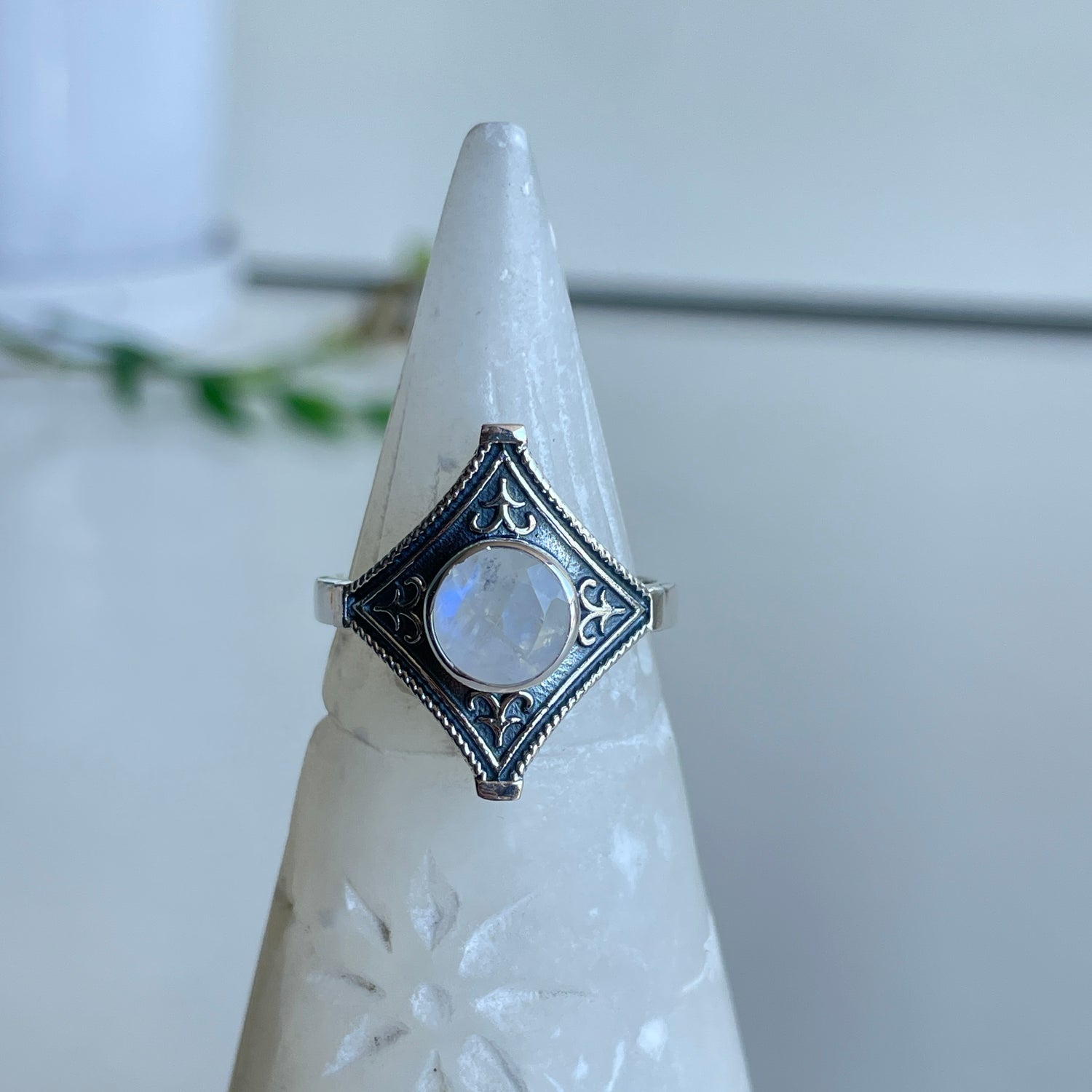 Moonstone Round Ring R3766
