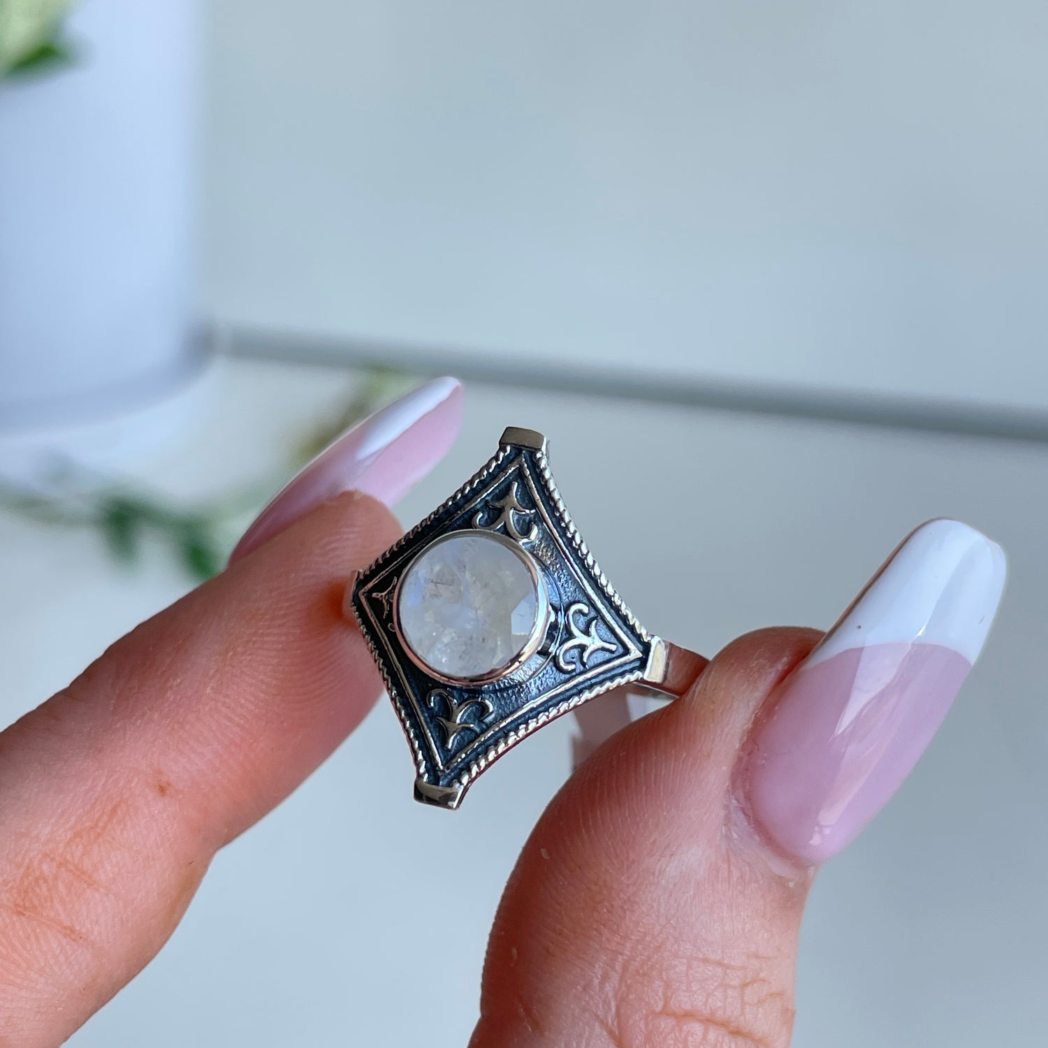 Moonstone Round Ring R3766