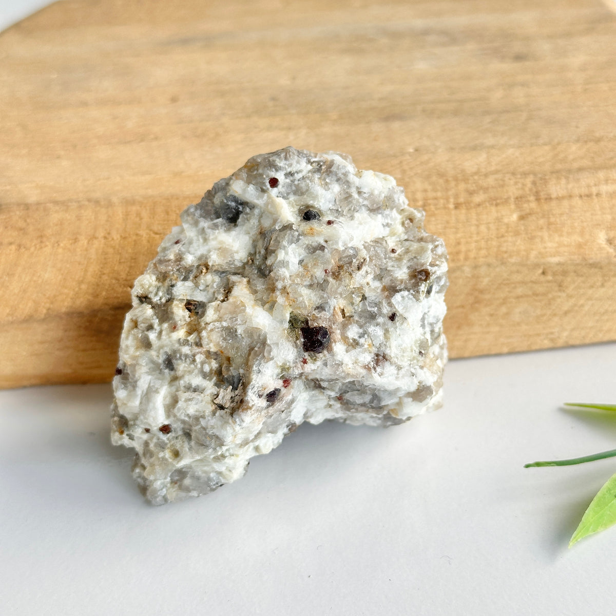 Garnet In Quartz Matrix Pce 92g