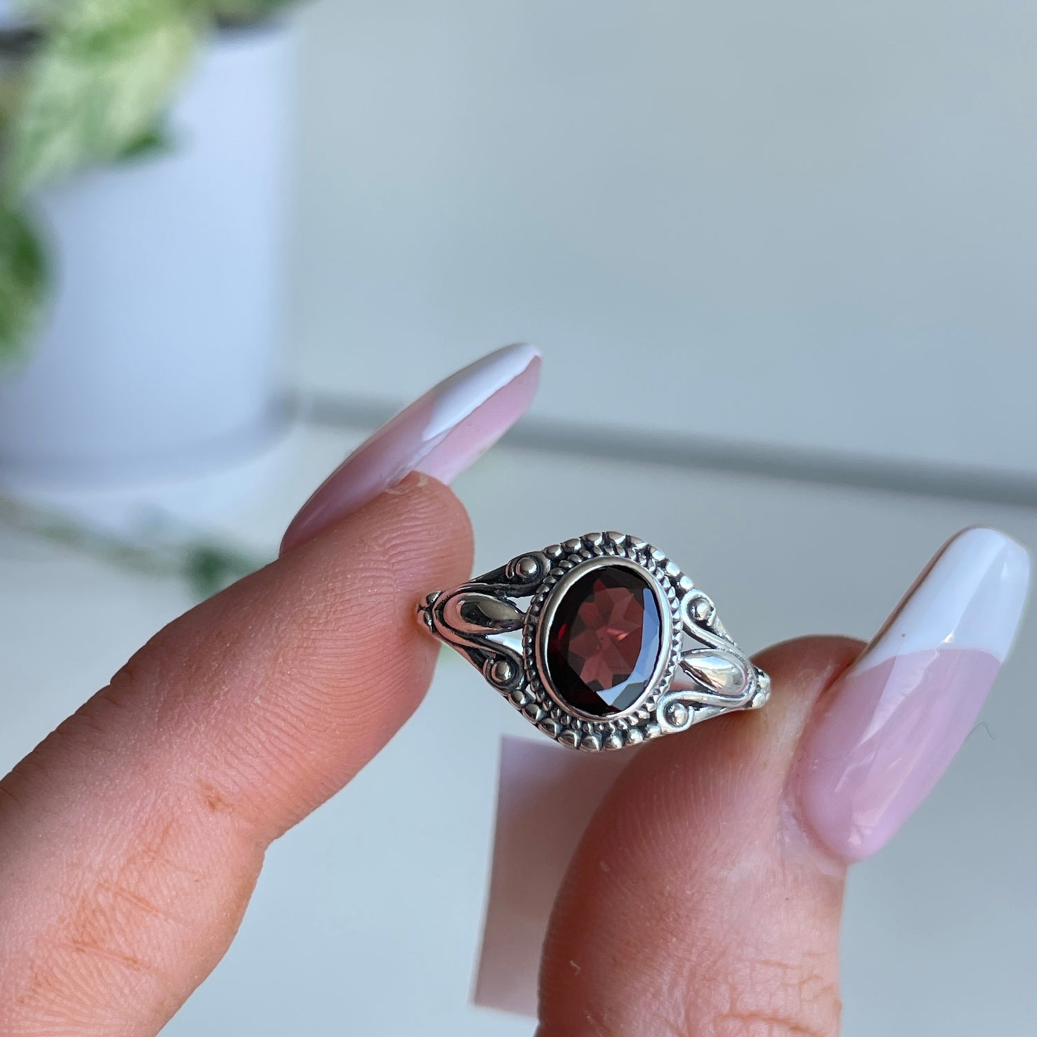 Garnet Oval Ring R4042