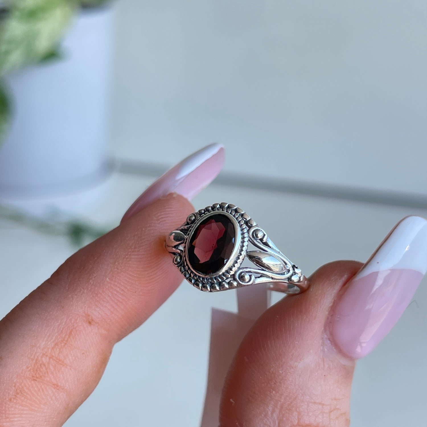 Garnet Oval Ring R4042