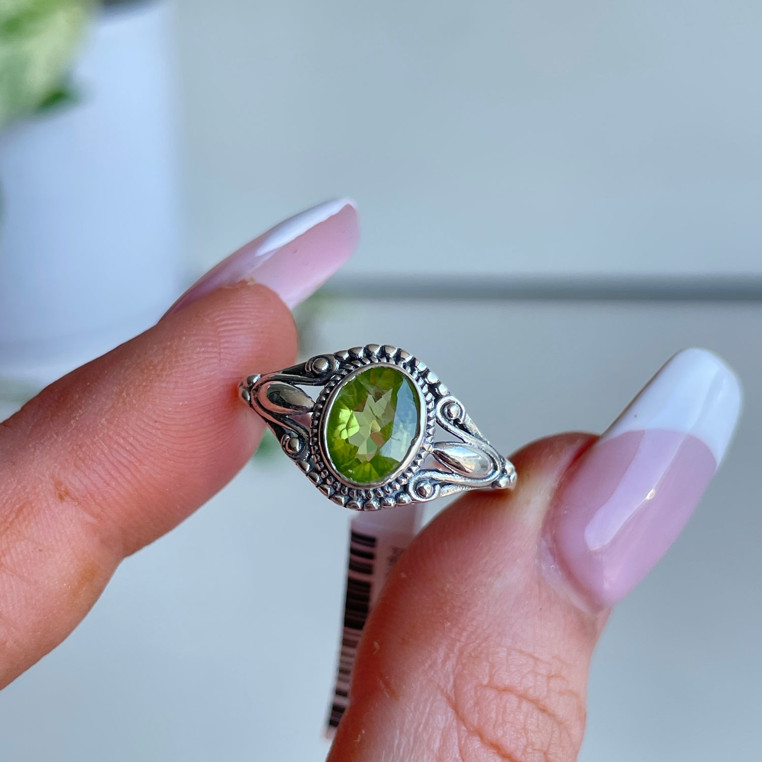 Peridot Oval Ring R4042