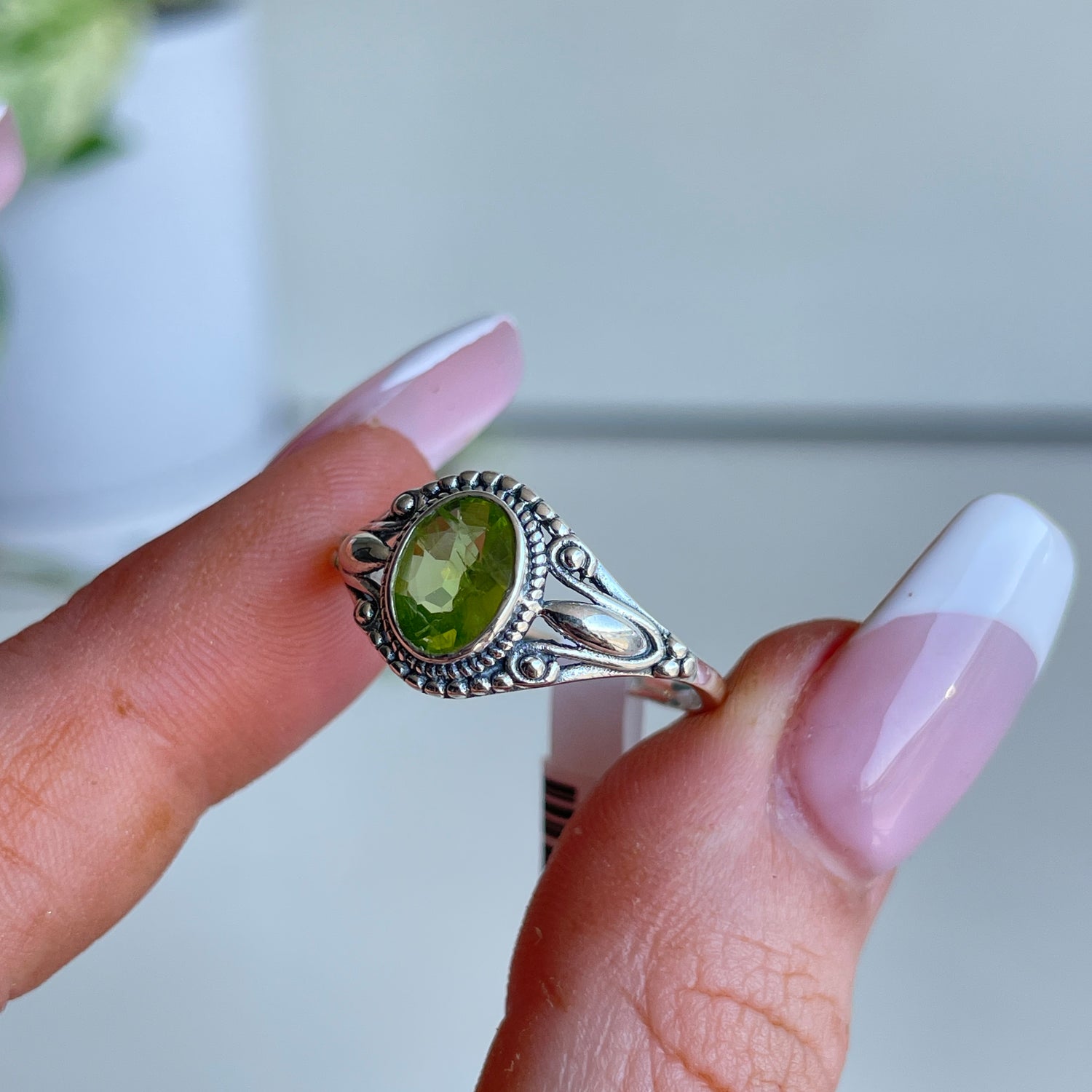 Peridot Oval Ring R4042