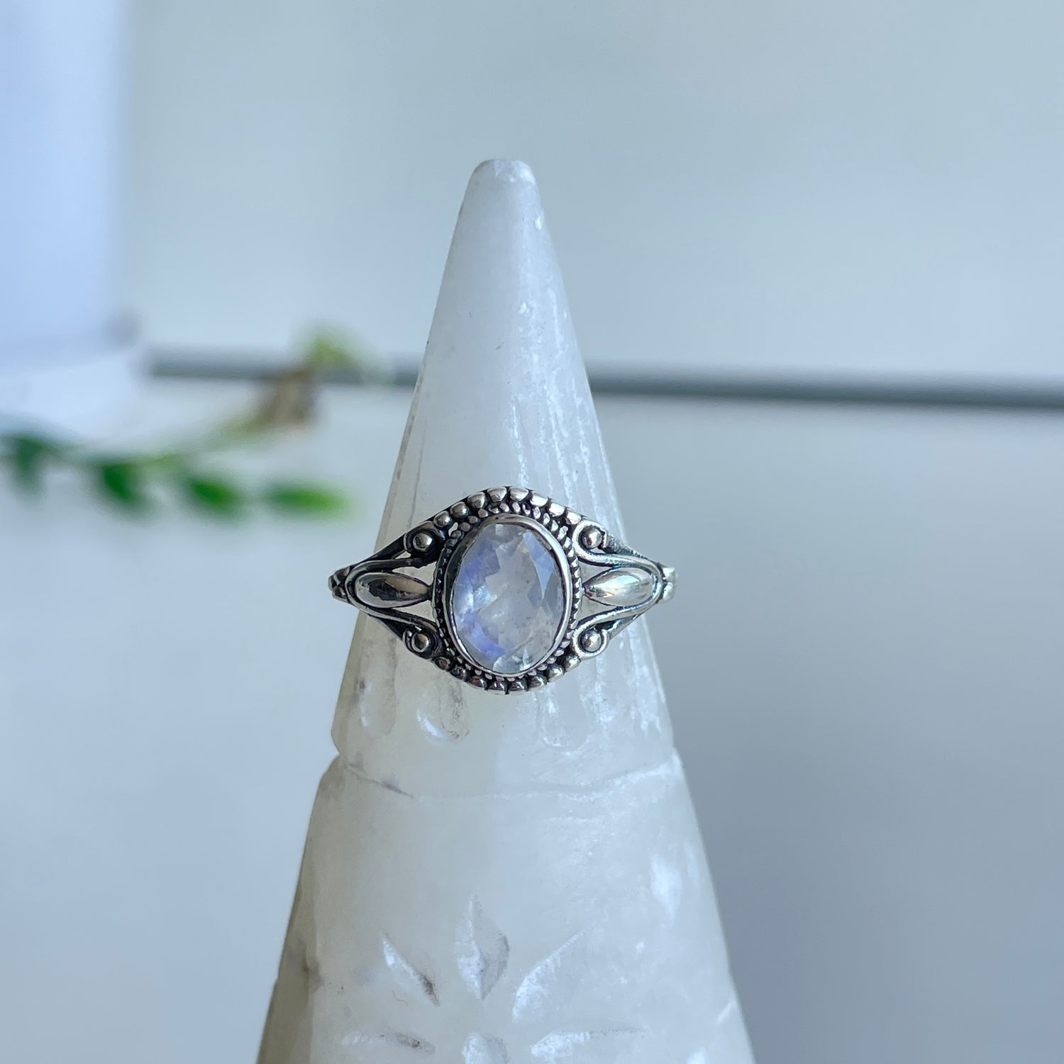 Moonstone Oval Ring R4042