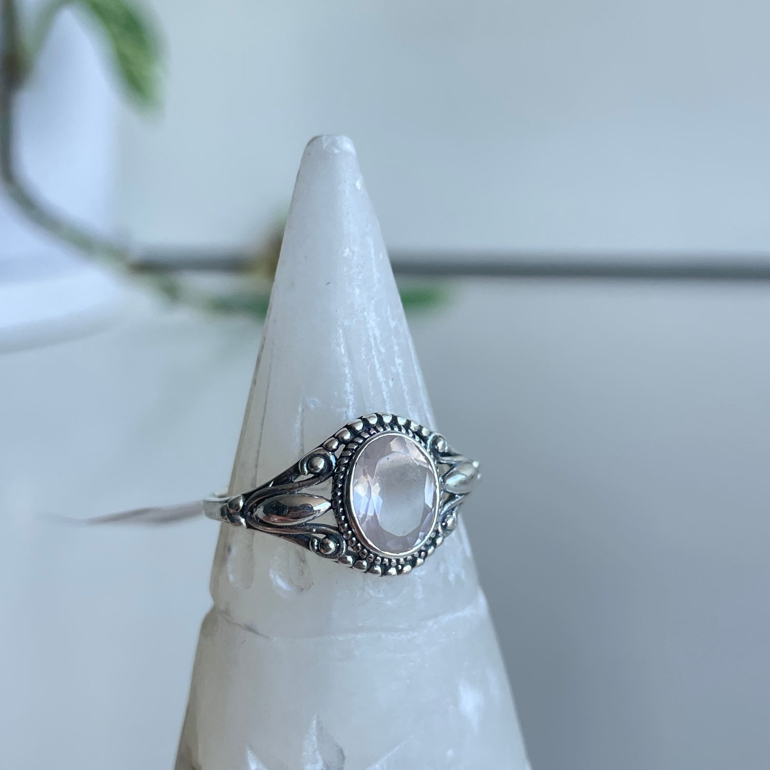 Rose Quartz Oval Ring R4042
