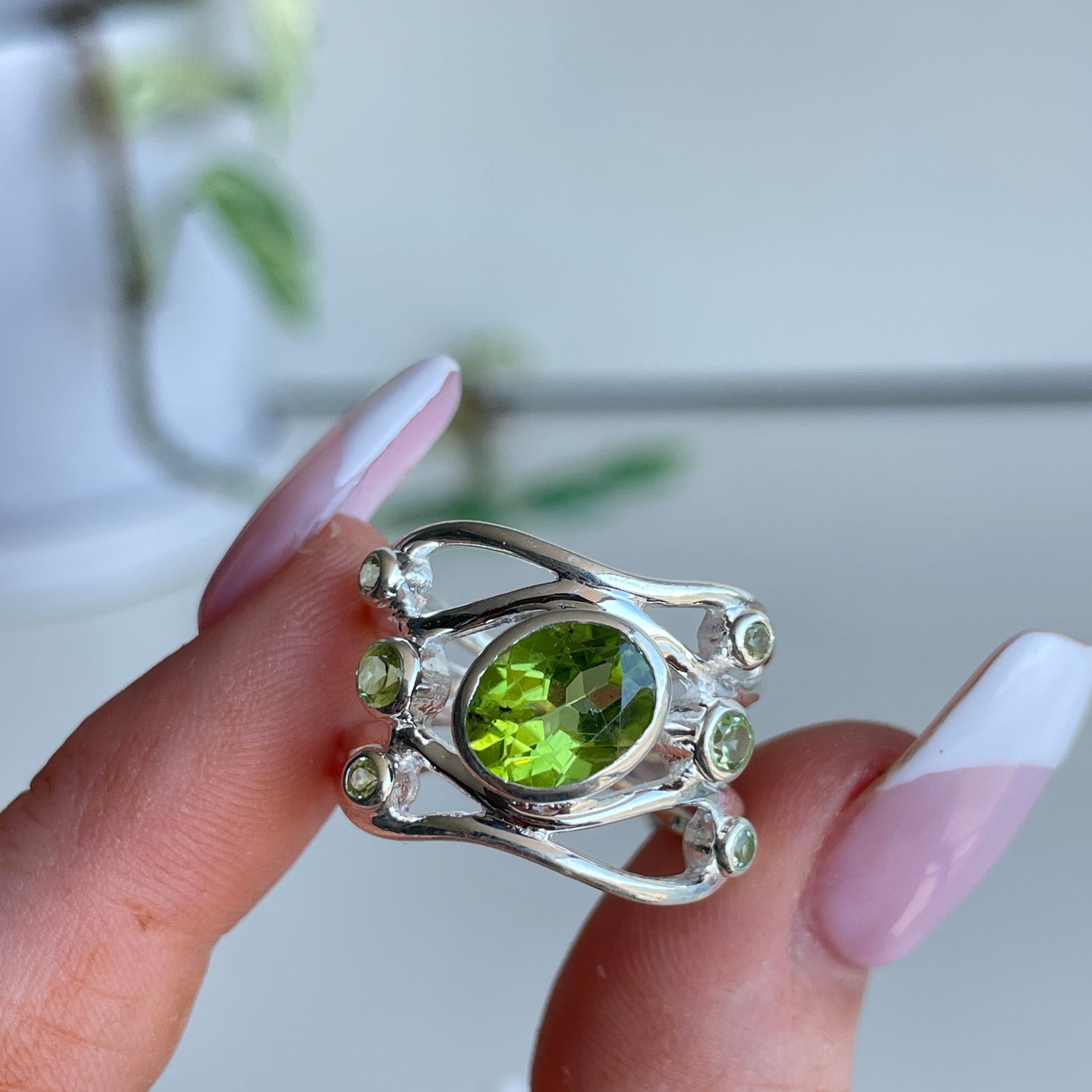 Peridot Oval Ring Sz8