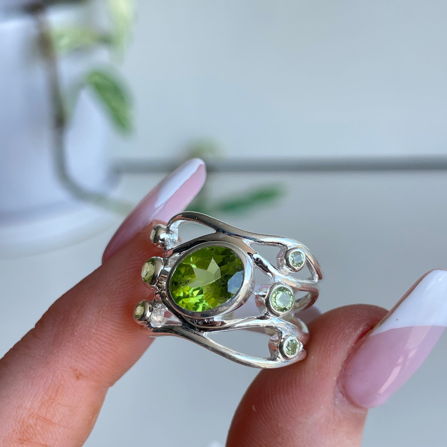 Peridot Oval Ring Sz8