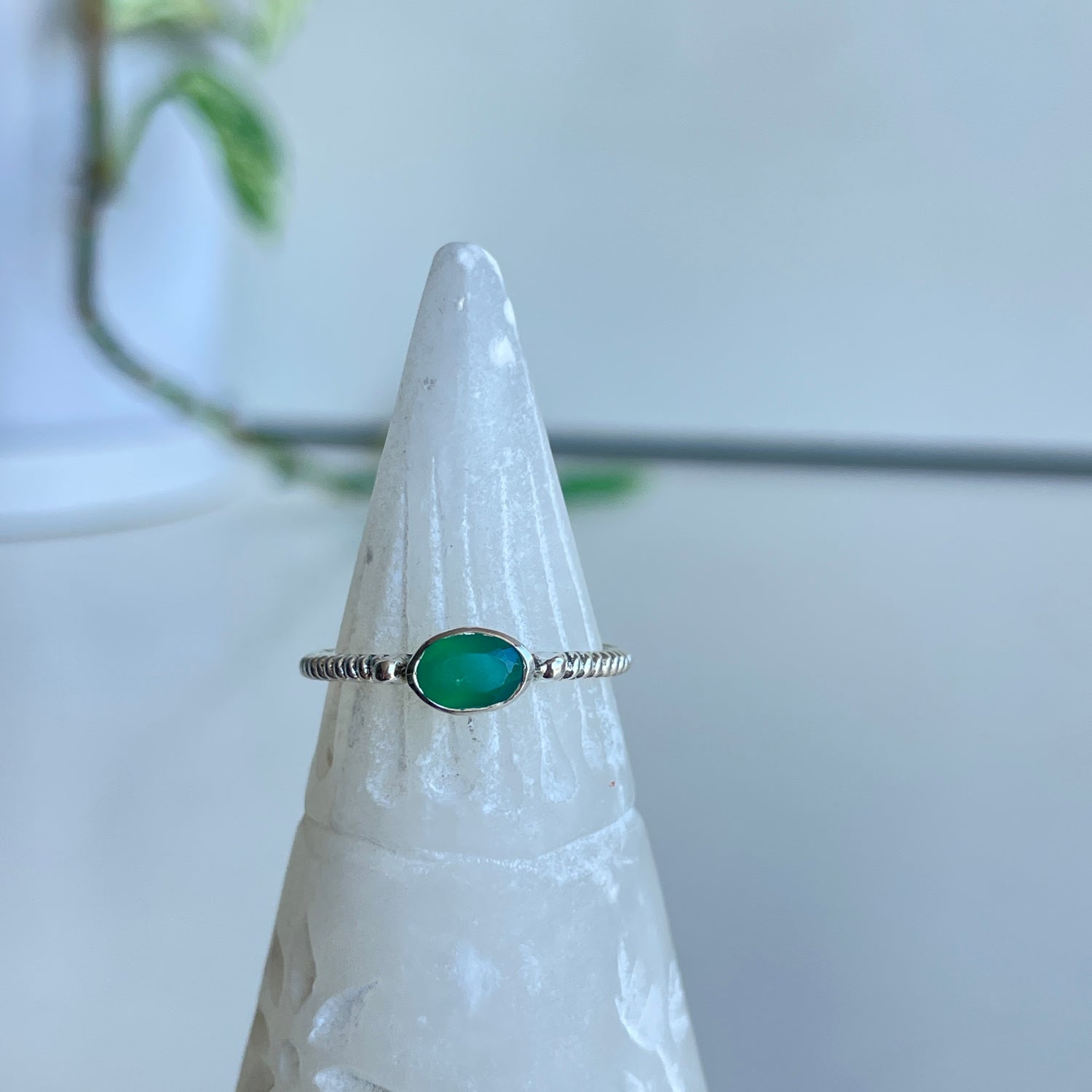 Green Onyx Oval Ring R4951
