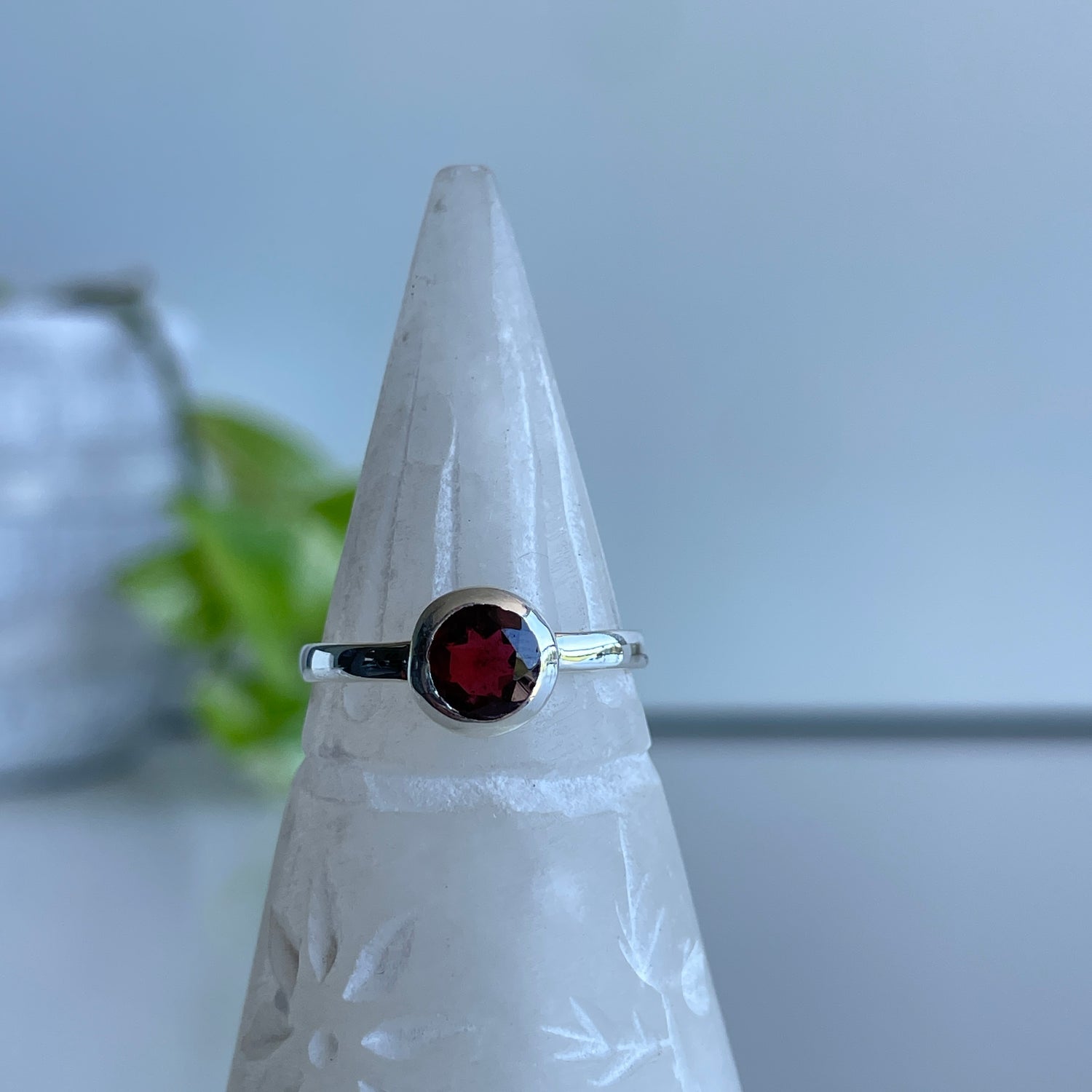 Garnet Round Ring R4861