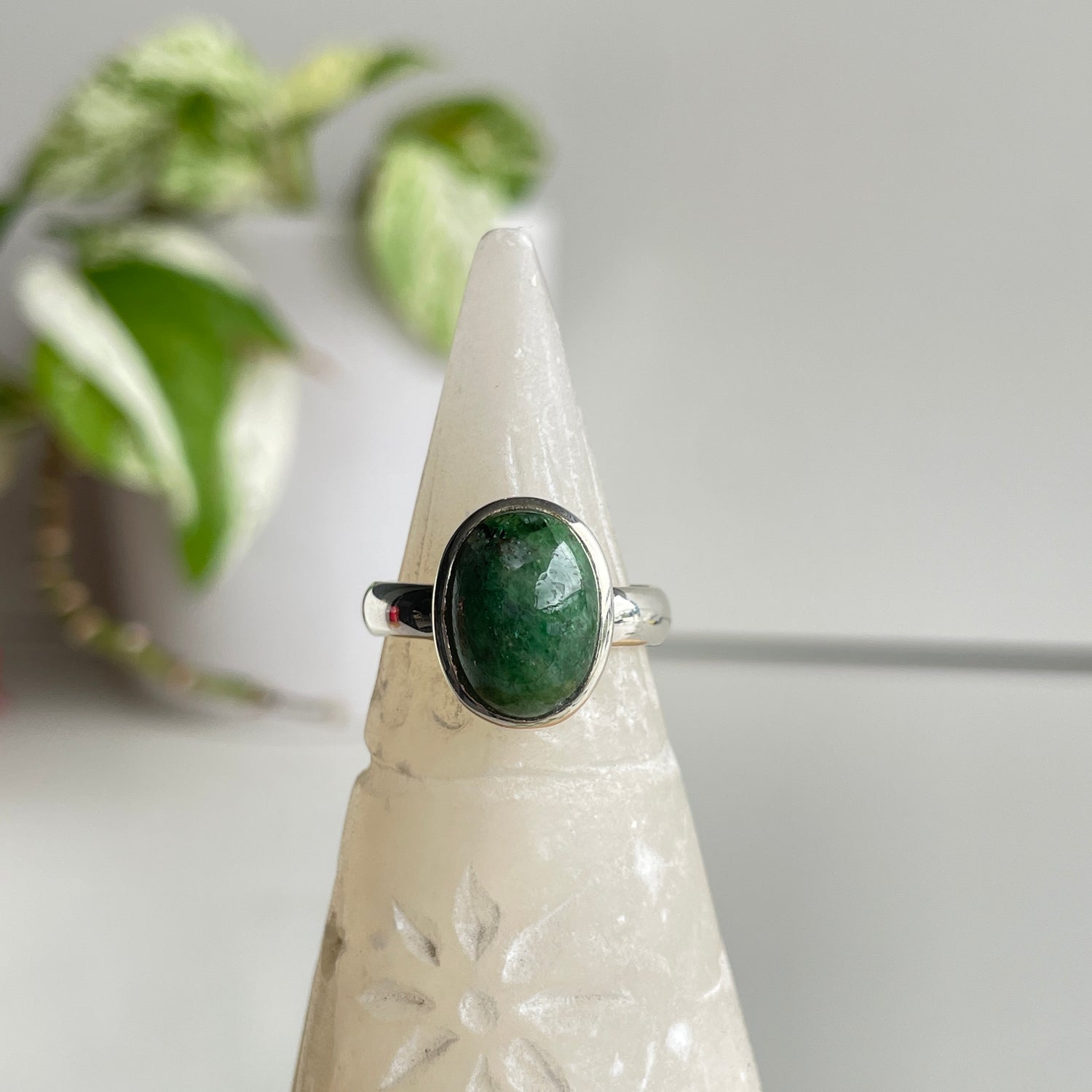 Tsavorite Green Garnet Oval Ring Sz7