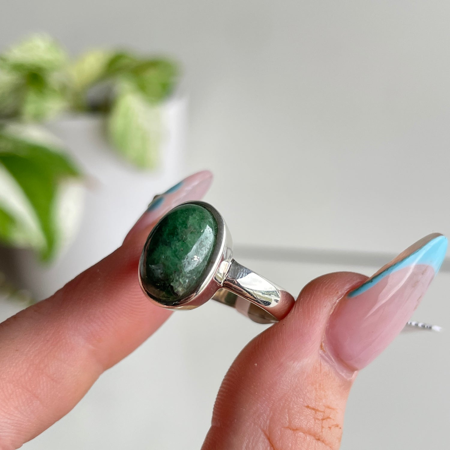 Tsavorite Green Garnet Oval Ring Sz7