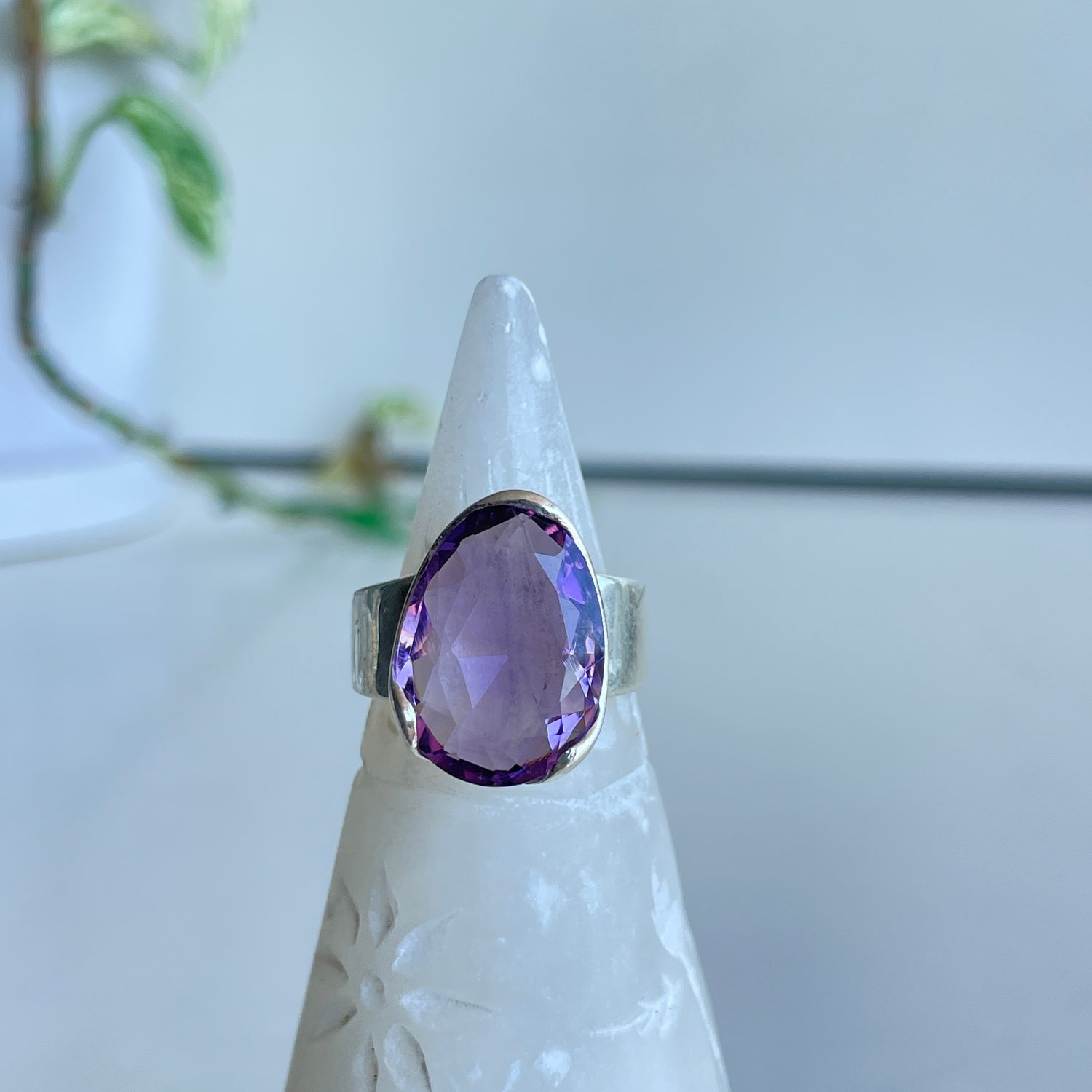 Amethyst Oval Ring Sz7.5 R3748