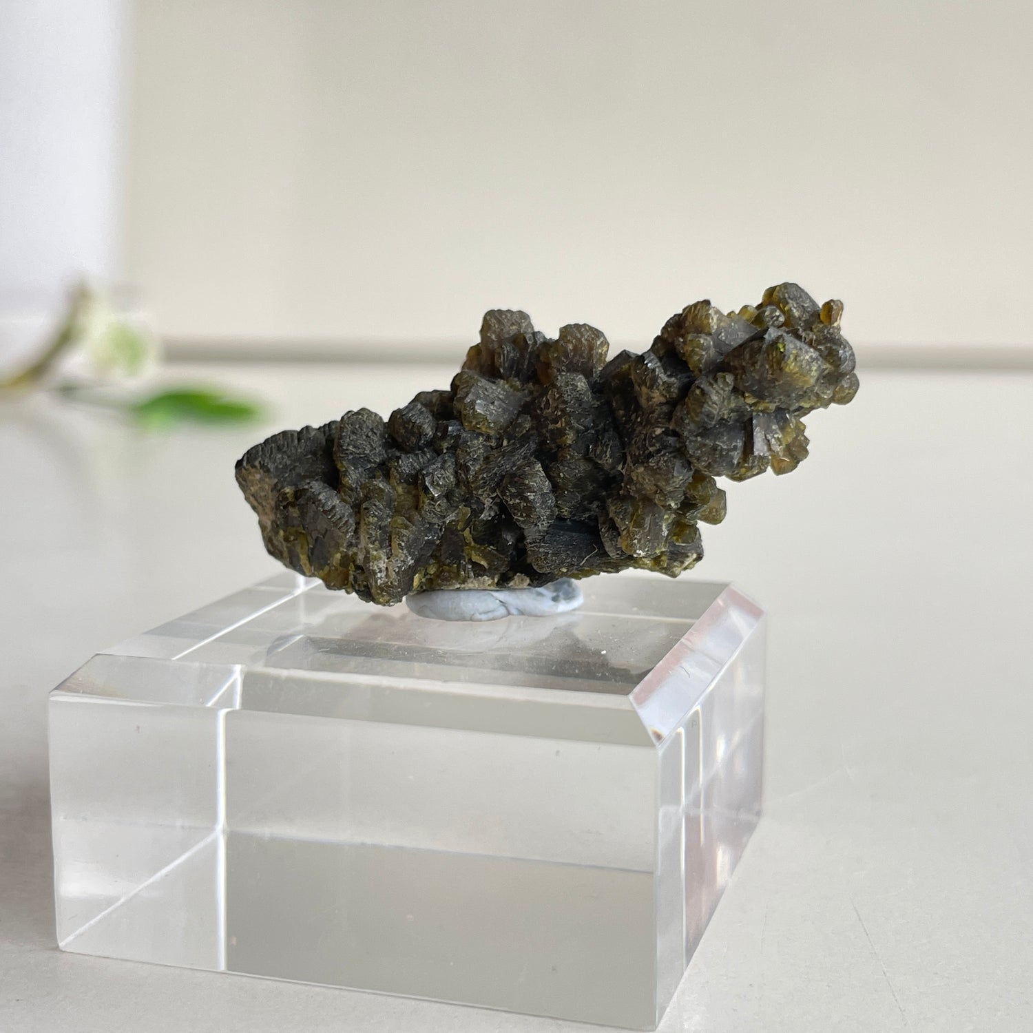 Prehnite With Epidot Pc