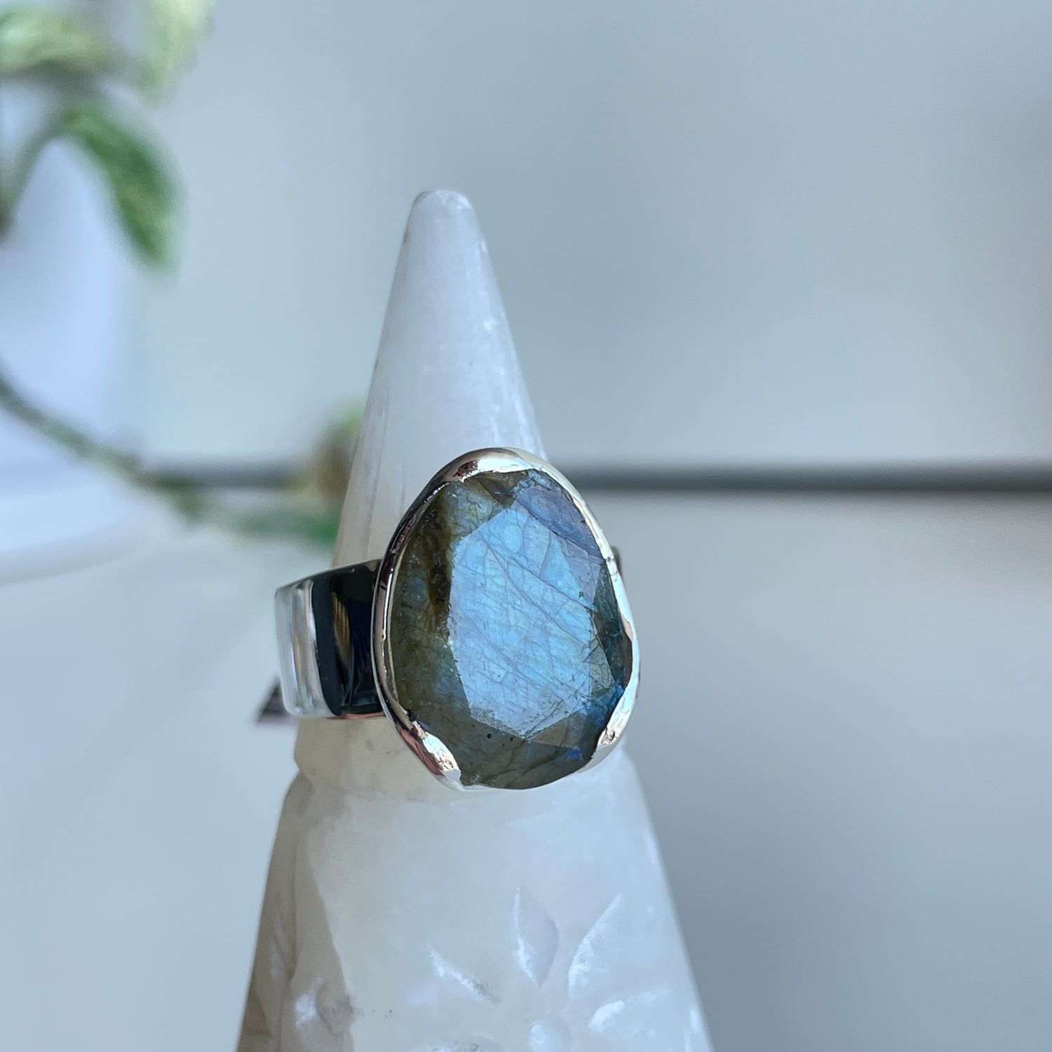 Labradorite Oval Ring R3748